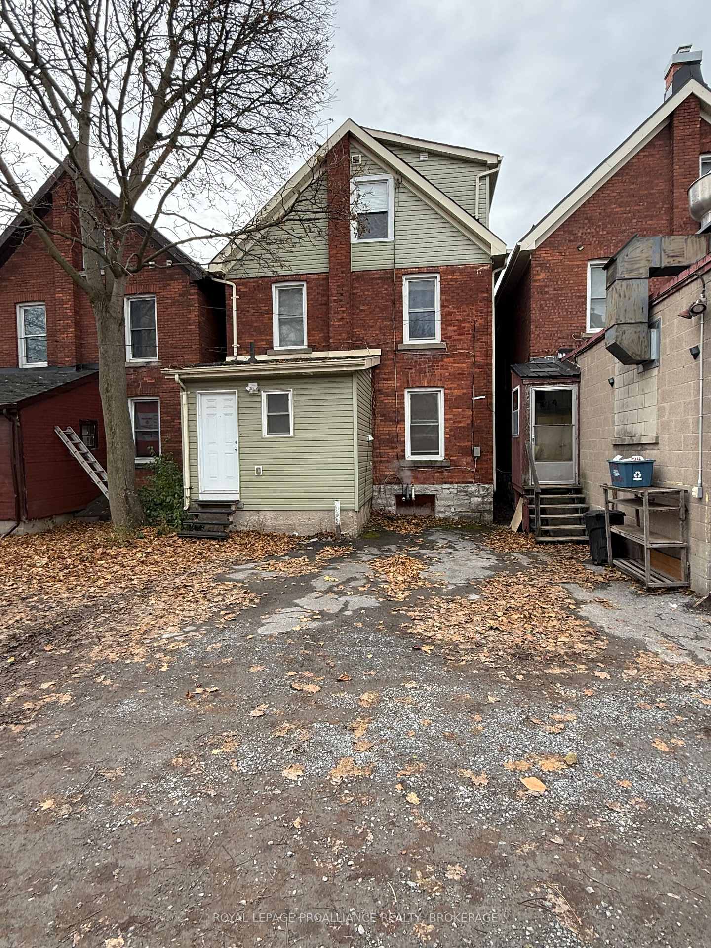 Photo 16 of 215 Division Street, Kingston, East of Sir John A. Blvd — HOMEH