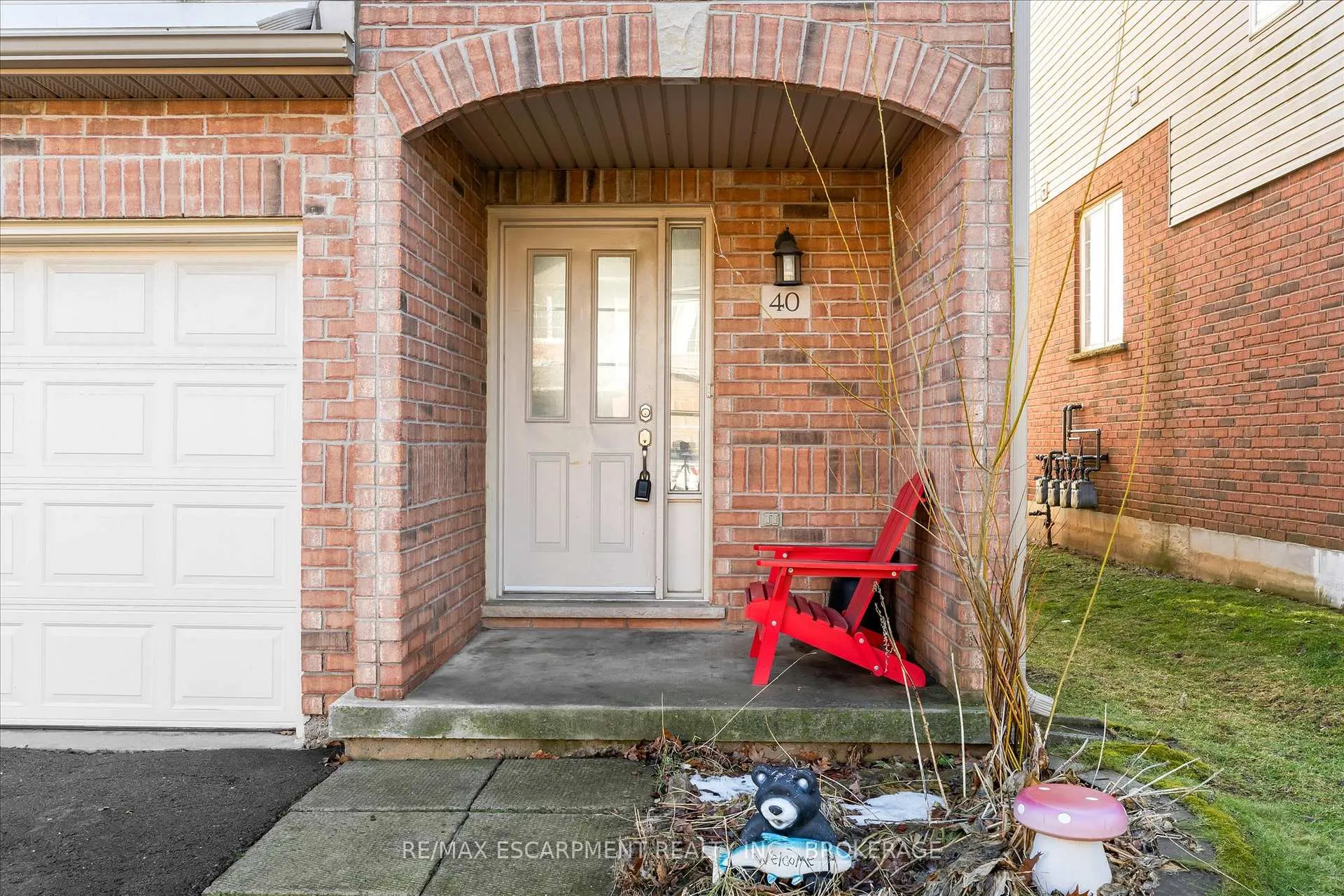 Photo 3 of Unit 40, 800 Paramount Drive, Hamilton, Stoney Creek Mountain — HOMEH