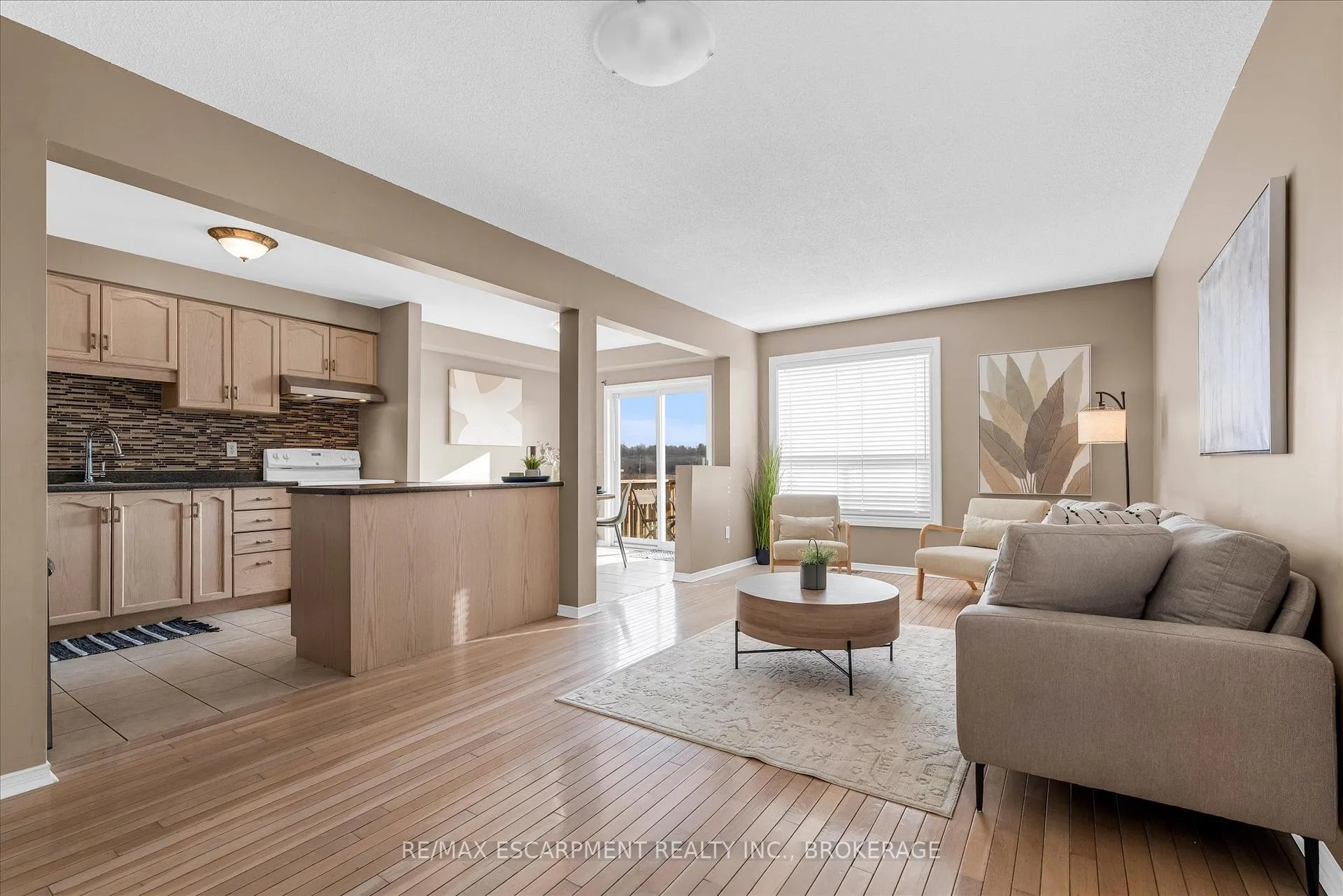 Photo 6 of Unit 40, 800 Paramount Drive, Hamilton, Stoney Creek Mountain — HOMEH