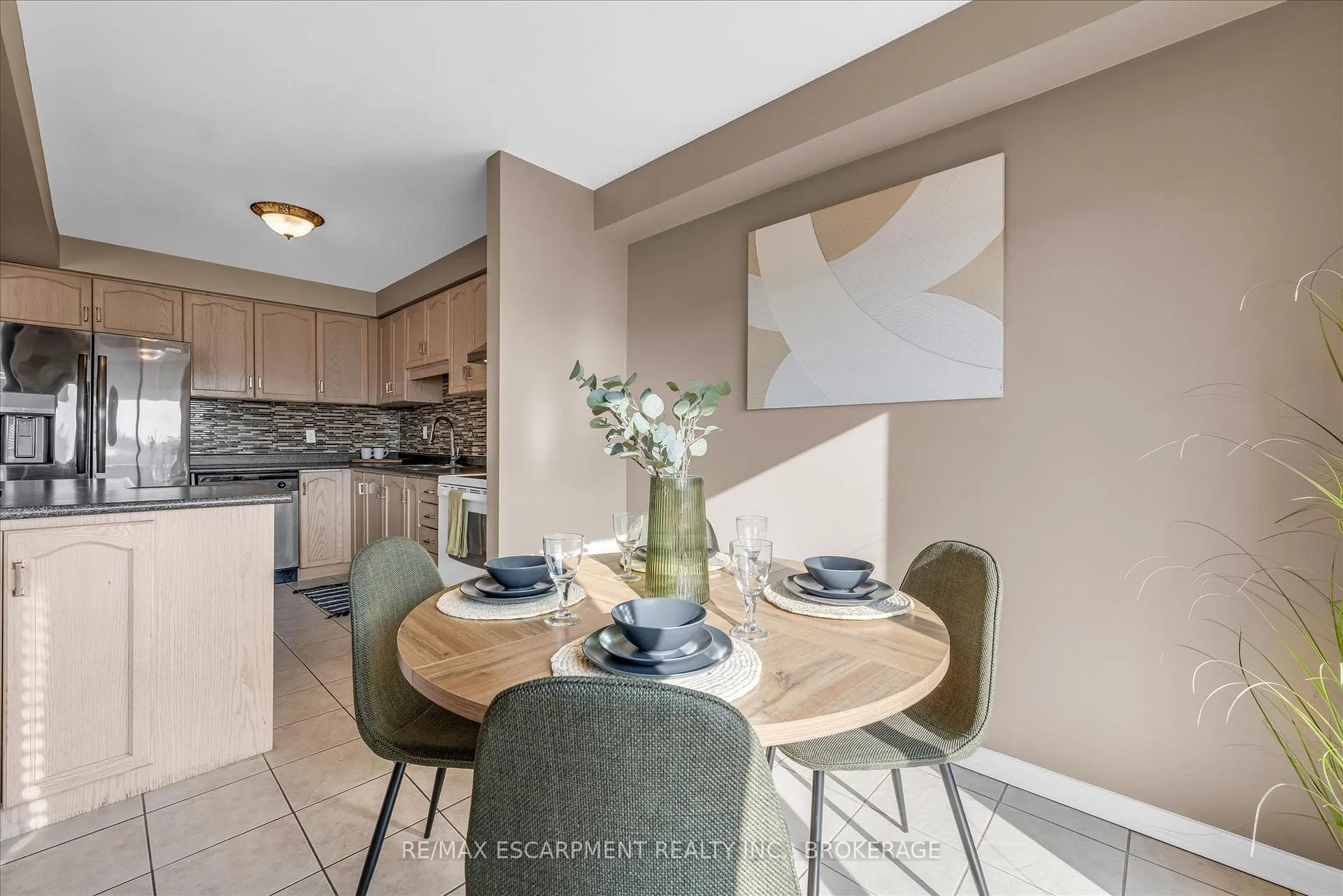Photo 15 of Unit 40, 800 Paramount Drive, Hamilton, Stoney Creek Mountain — HOMEH