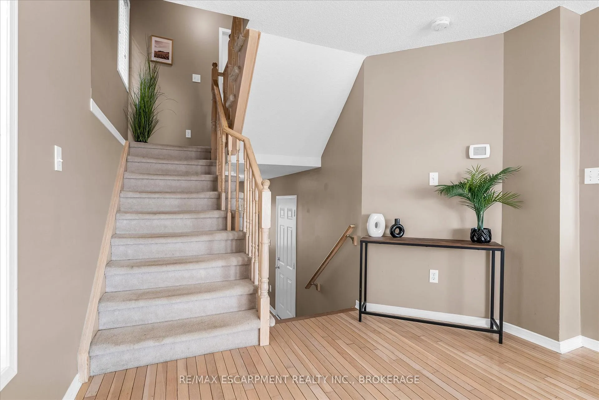 Photo 17 of Unit 40, 800 Paramount Drive, Hamilton, Stoney Creek Mountain — HOMEH