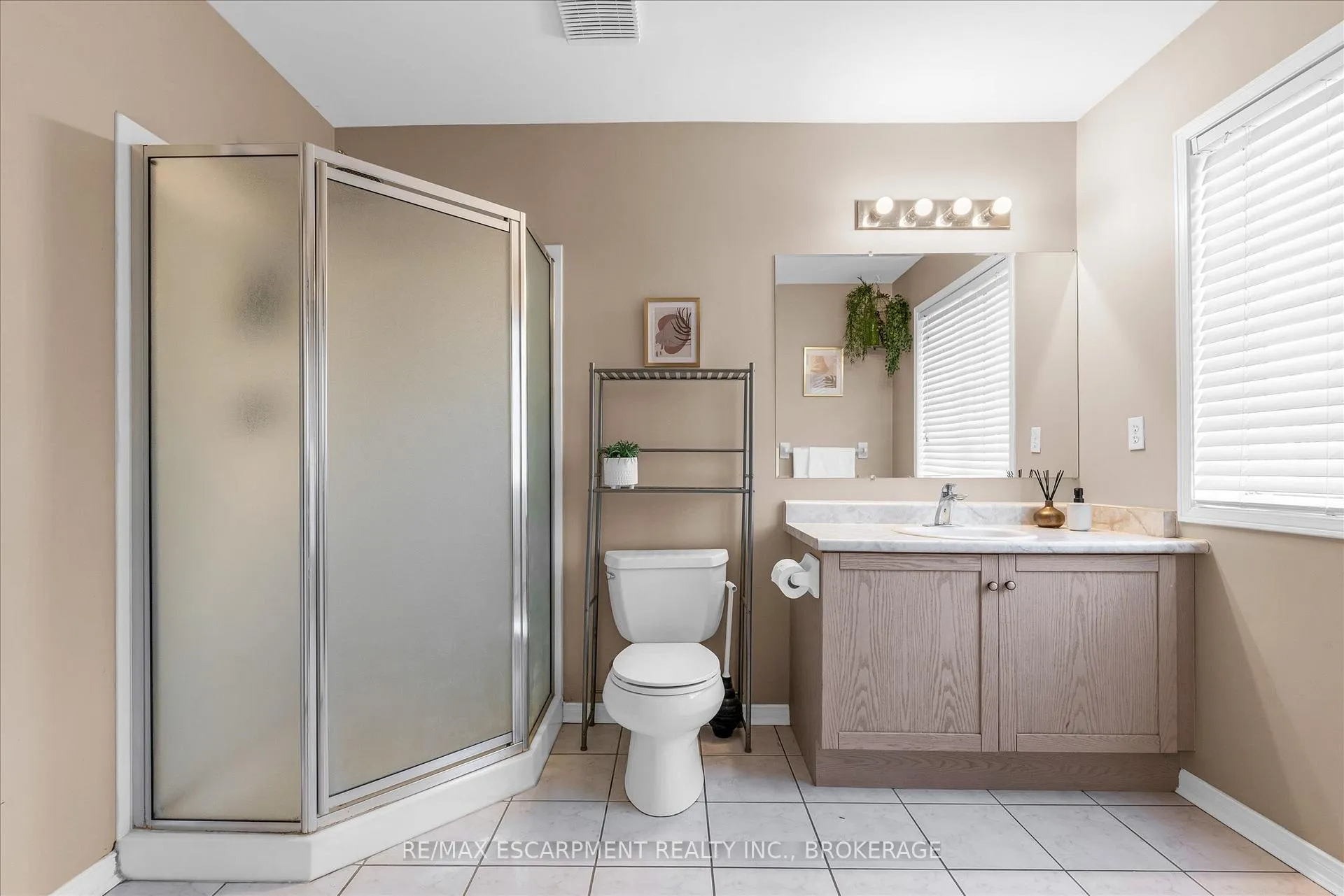 Photo 19 of Unit 40, 800 Paramount Drive, Hamilton, Stoney Creek Mountain — HOMEH
