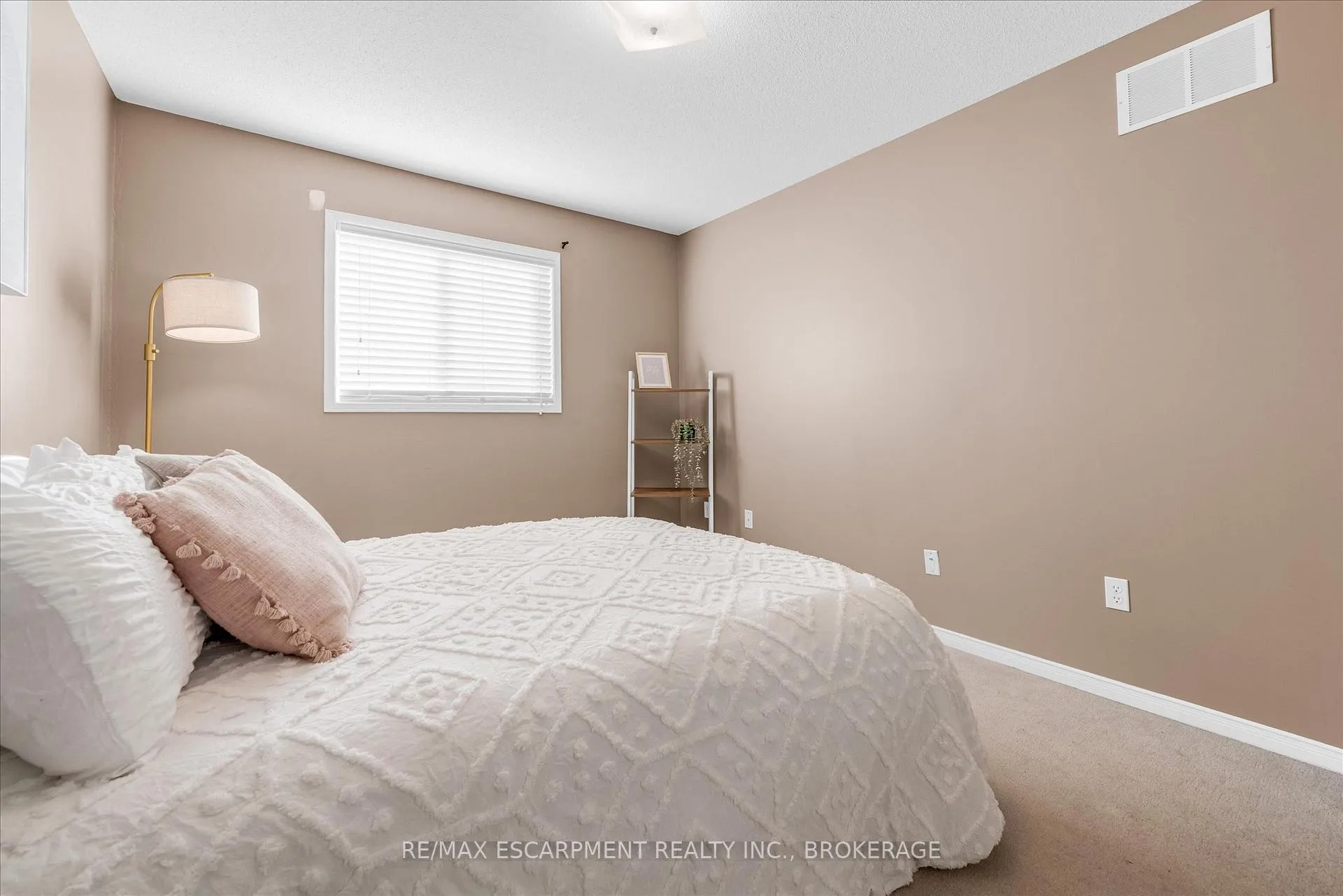Photo 27 of Unit 40, 800 Paramount Drive, Hamilton, Stoney Creek Mountain — HOMEH