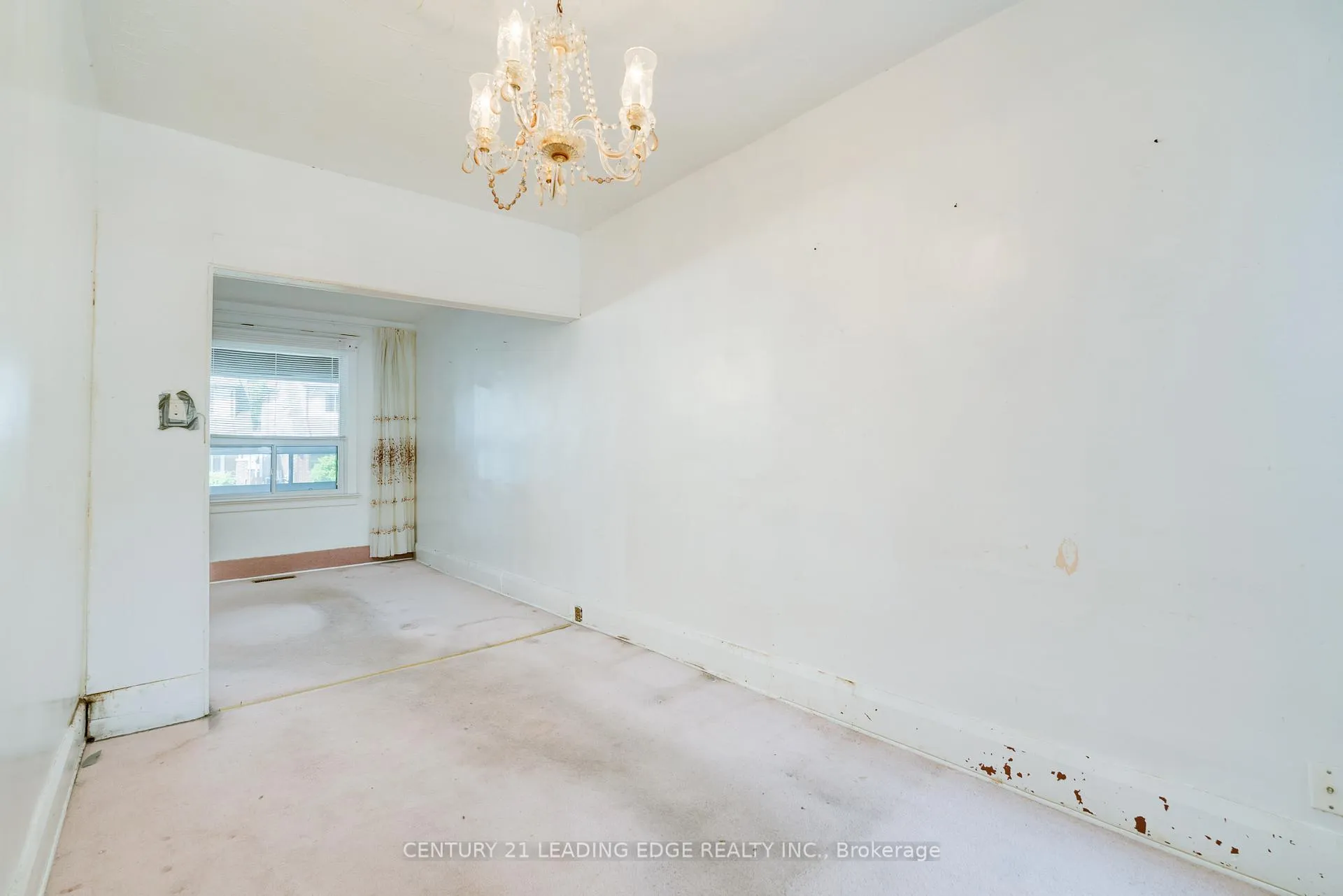 Photo 14 of 635 Coxwell Avenue, Toronto, Woodbine Corridor — HOMEH