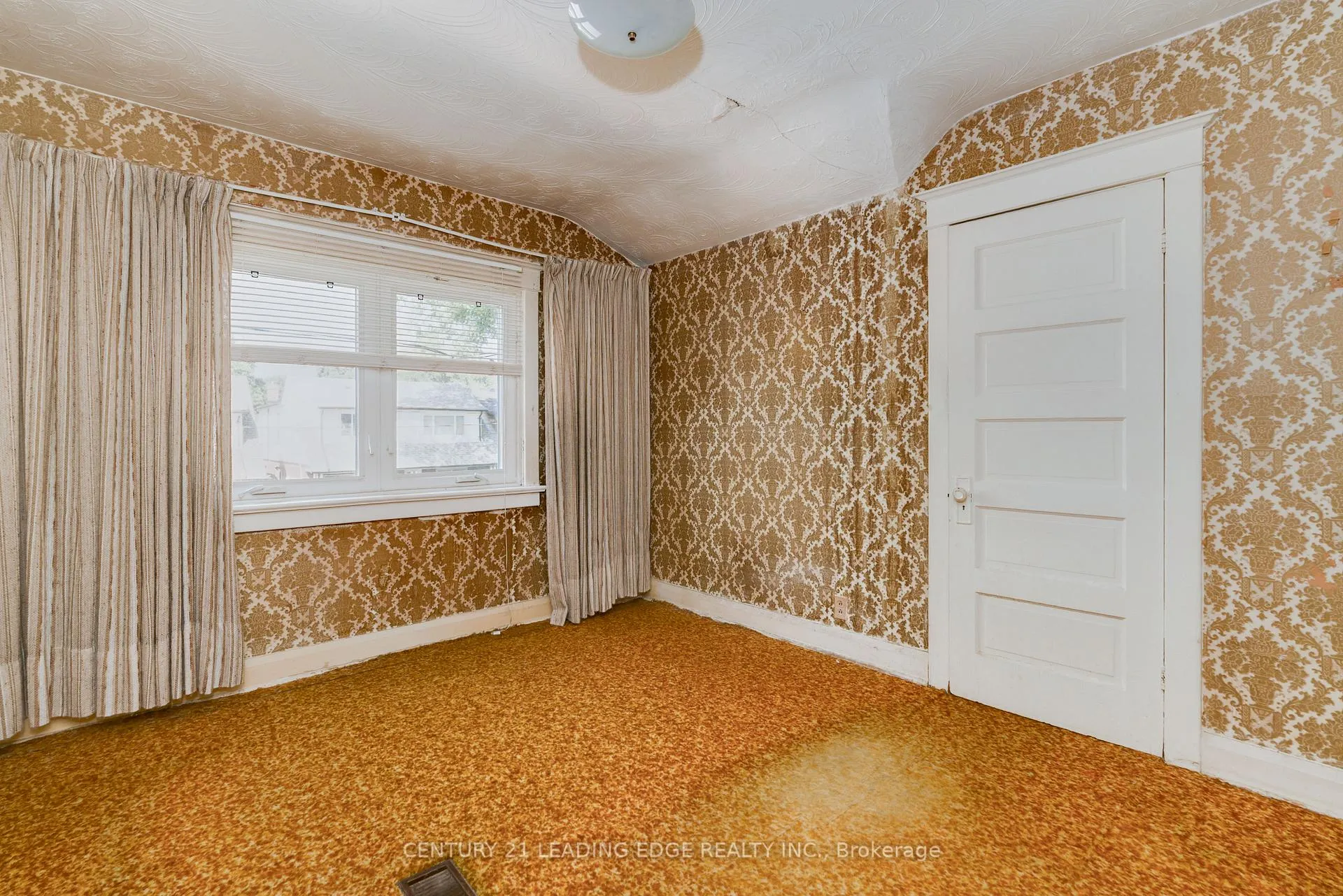 Photo 22 of 635 Coxwell Avenue, Toronto, Woodbine Corridor — HOMEH