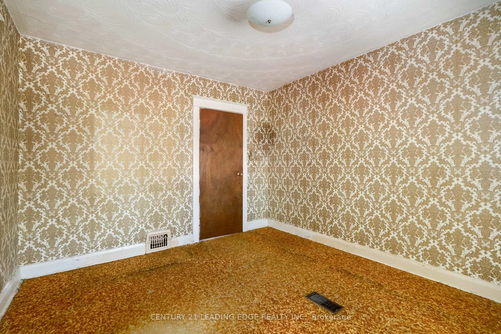 Photo 24 of 635 Coxwell Avenue, Toronto, Woodbine Corridor — HOMEH