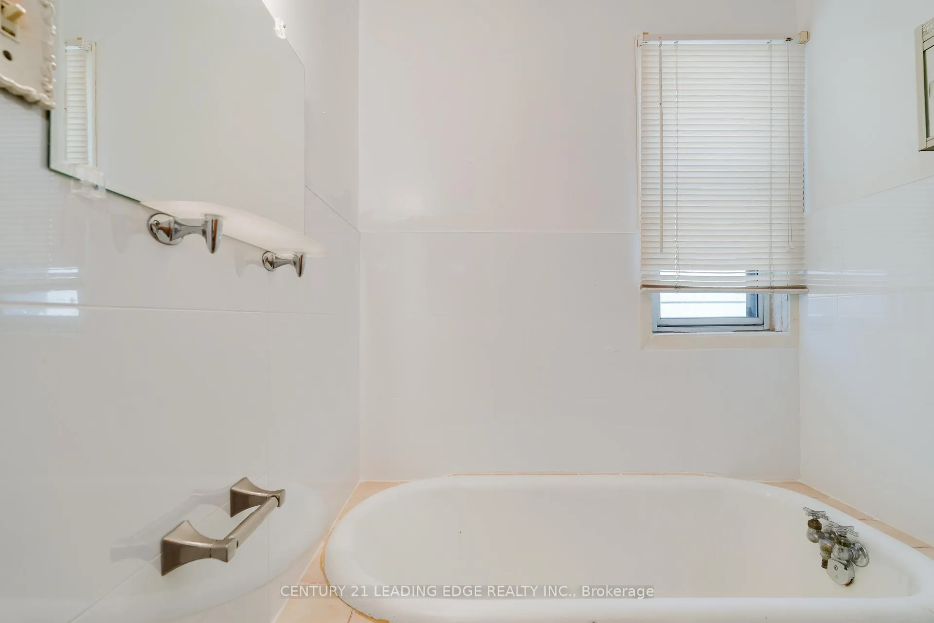 Photo 30 of 635 Coxwell Avenue, Toronto, Woodbine Corridor — HOMEH