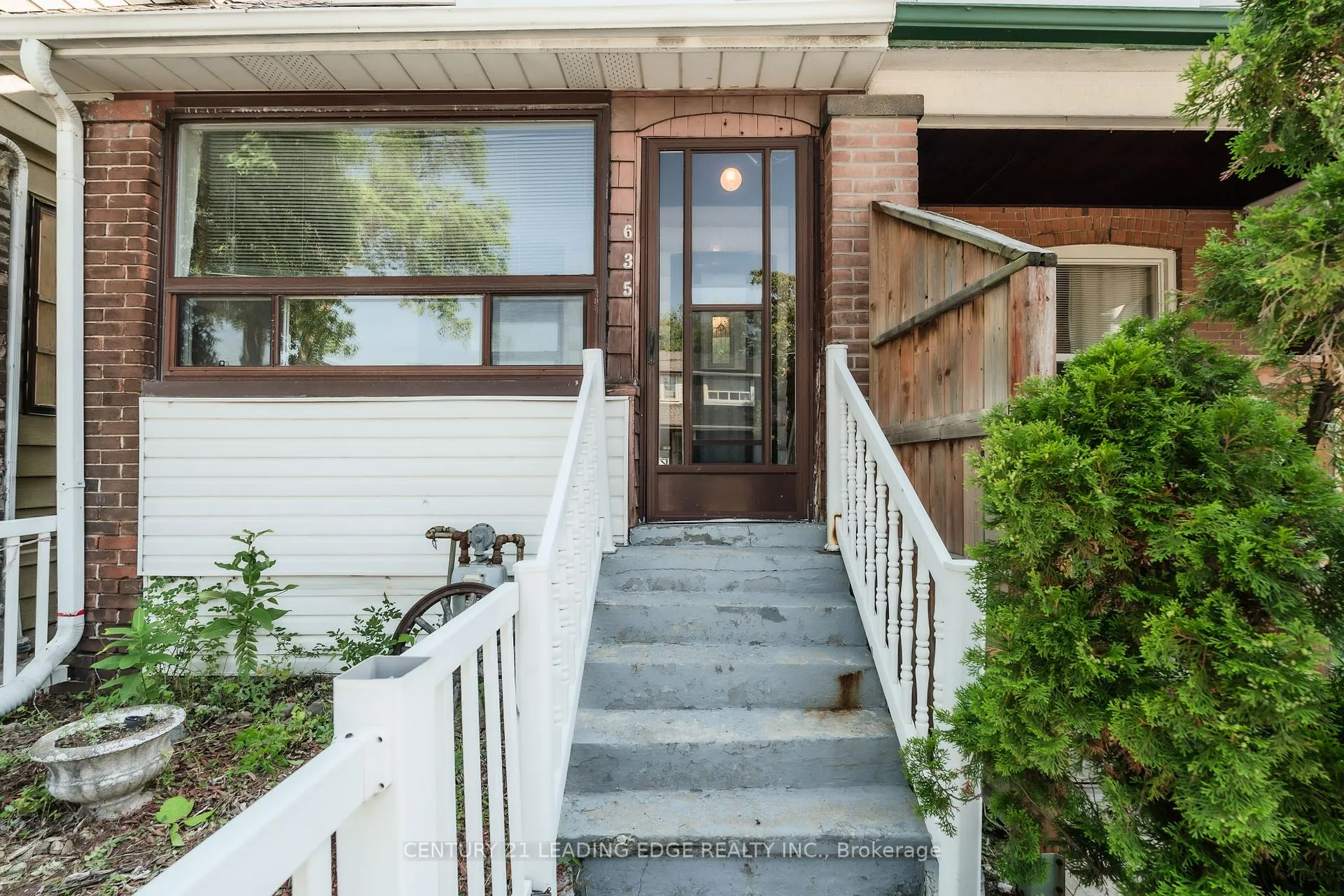 Photo 43 of 635 Coxwell Avenue, Toronto, Woodbine Corridor — HOMEH