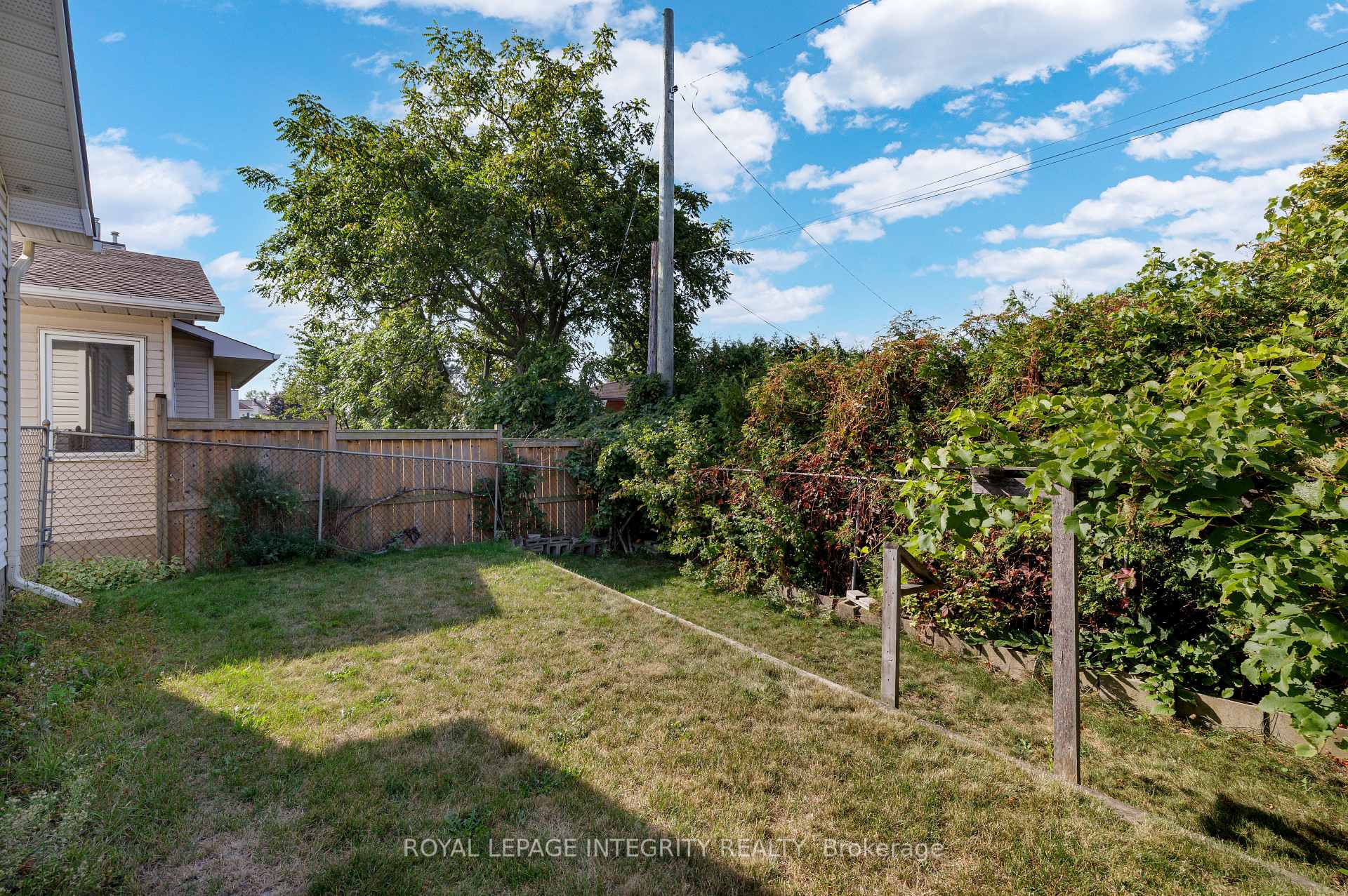 Photo 30 of 1979 Jasper Avenue, Ottawa, Ellwood — HOMEH