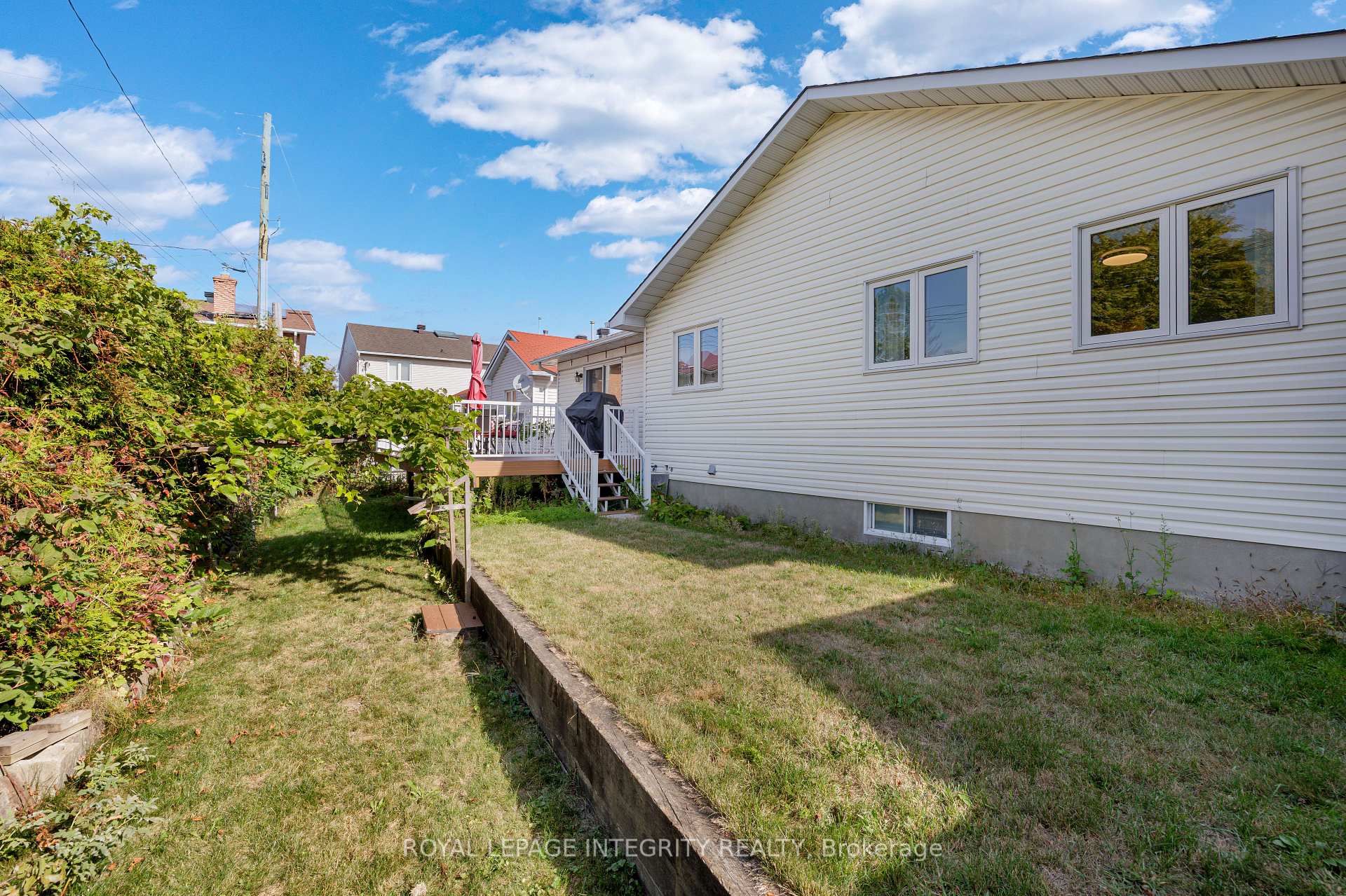 Photo 31 of 1979 Jasper Avenue, Ottawa, Ellwood — HOMEH
