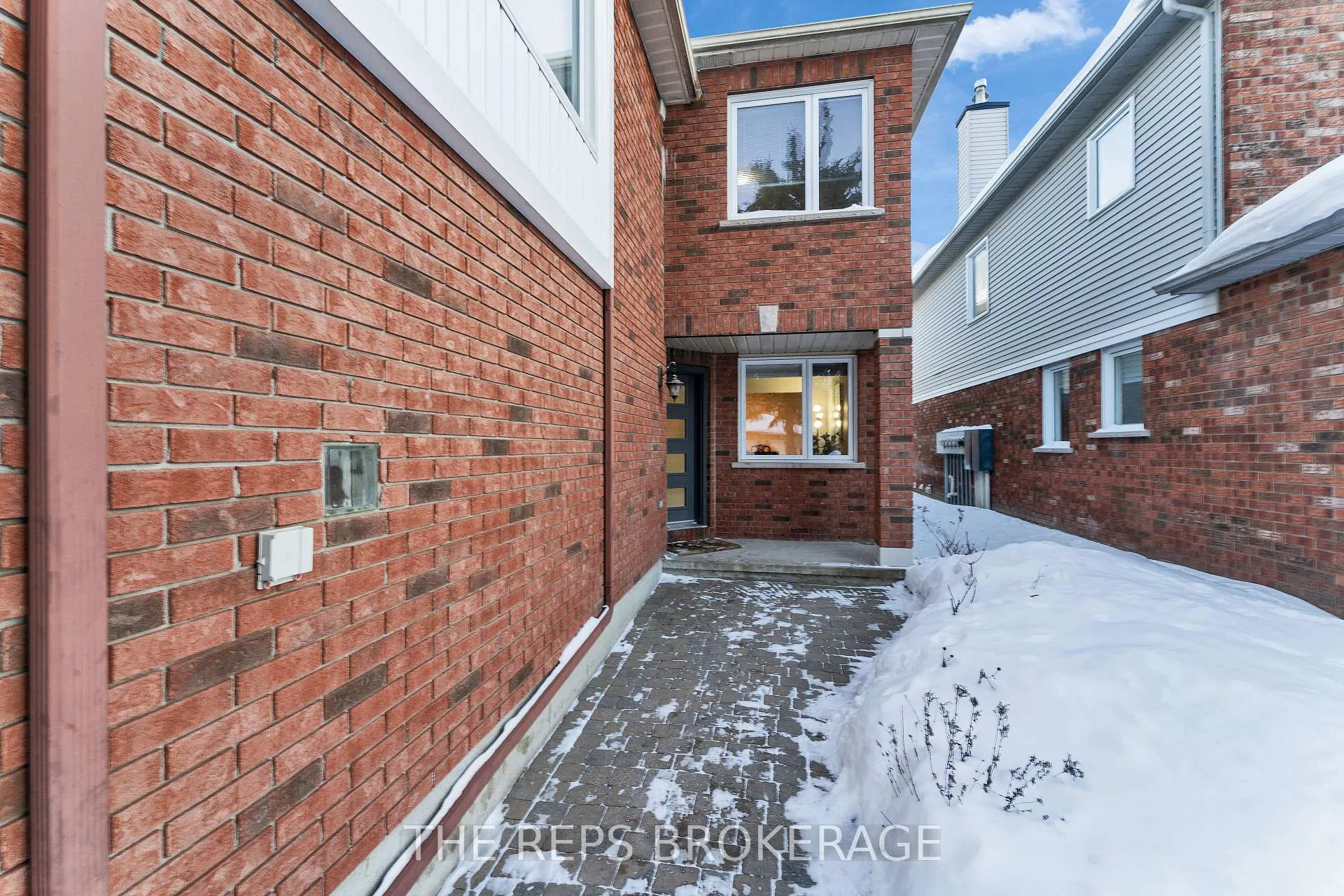Photo 3 of 64 Hunterswood Crescent, Ottawa, Hunt Club Park — HOMEH