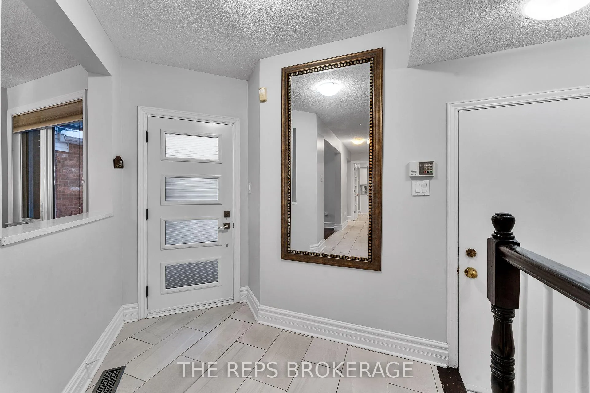 Photo 4 of 64 Hunterswood Crescent, Ottawa, Hunt Club Park — HOMEH