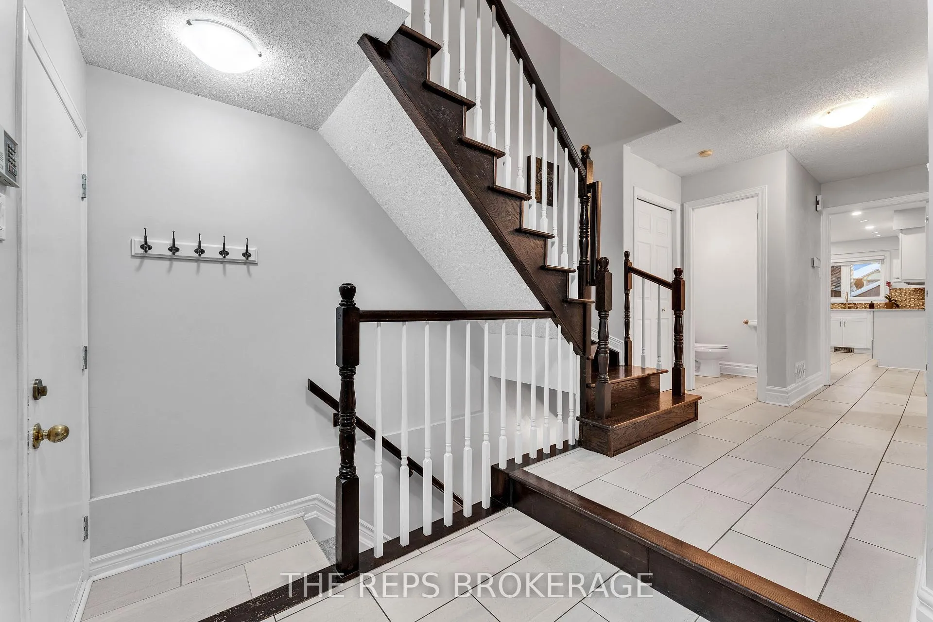 Photo 6 of 64 Hunterswood Crescent, Ottawa, Hunt Club Park — HOMEH
