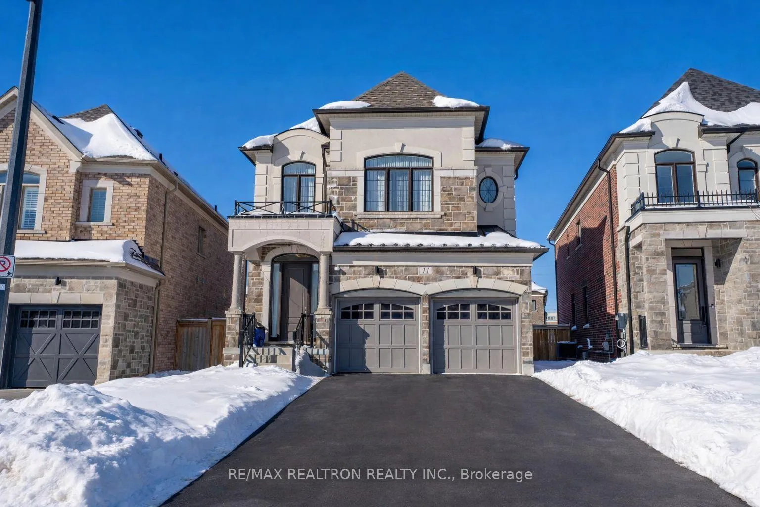 Photo 1 of 11 Botelho Circle, Aurora, Bayview Southeast — HOMEH