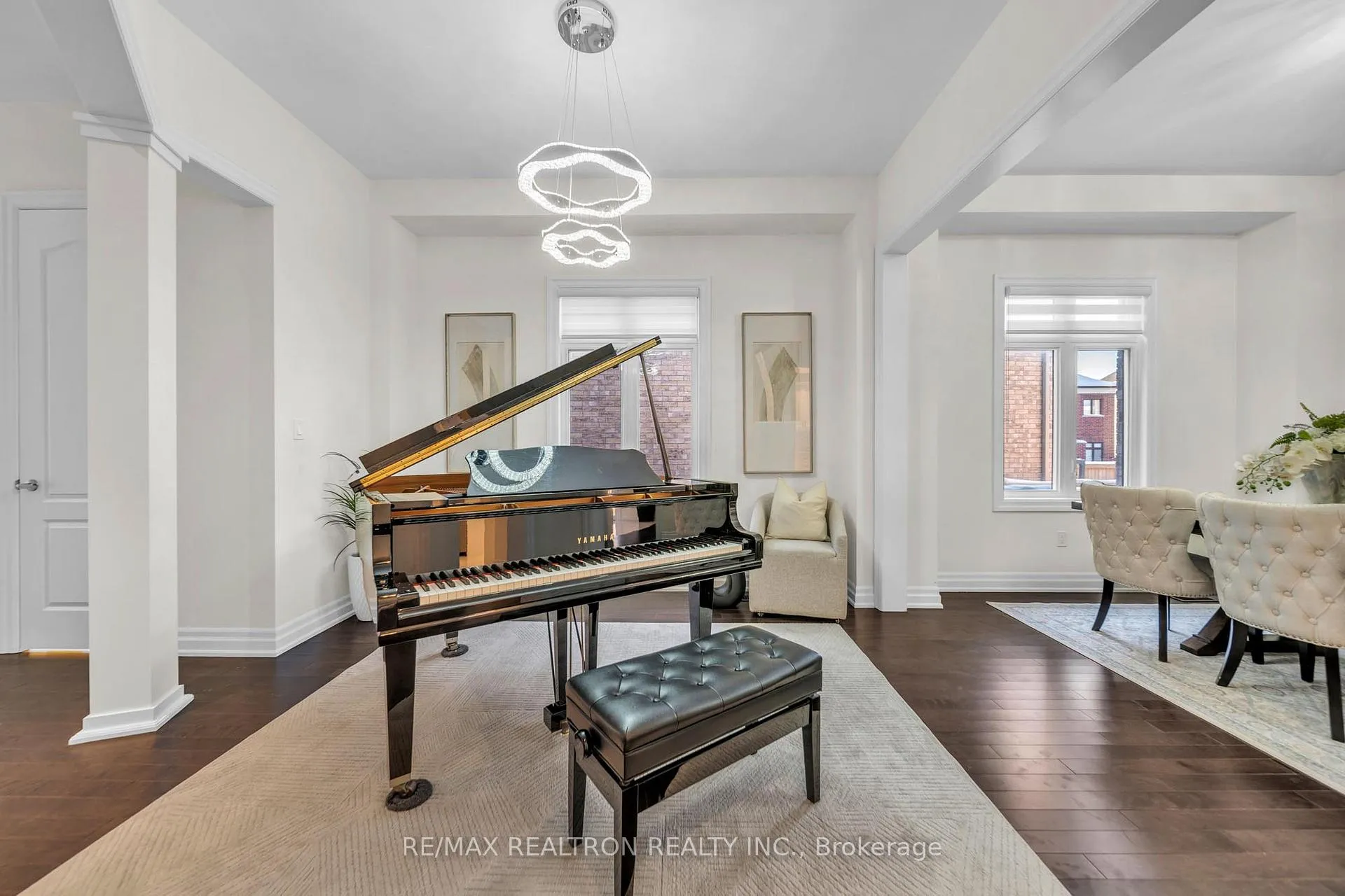 Photo 2 of 11 Botelho Circle, Aurora, Bayview Southeast — HOMEH