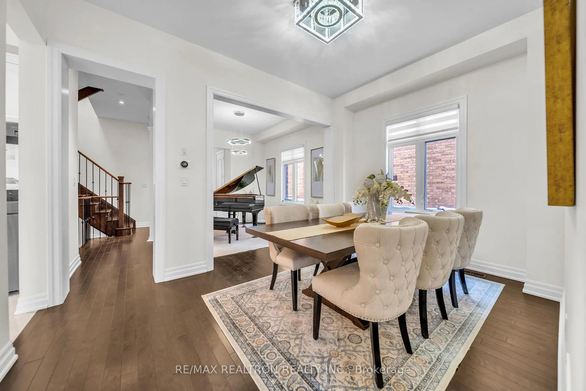 Photo 8 of 11 Botelho Circle, Aurora, Bayview Southeast — HOMEH