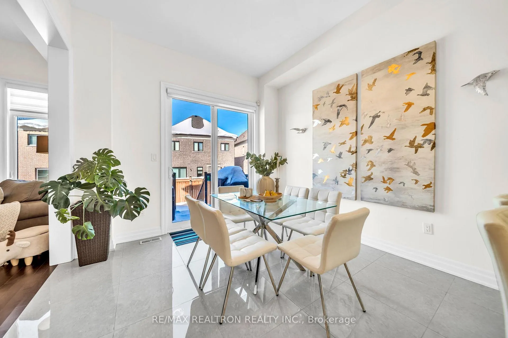 Photo 12 of 11 Botelho Circle, Aurora, Bayview Southeast — HOMEH