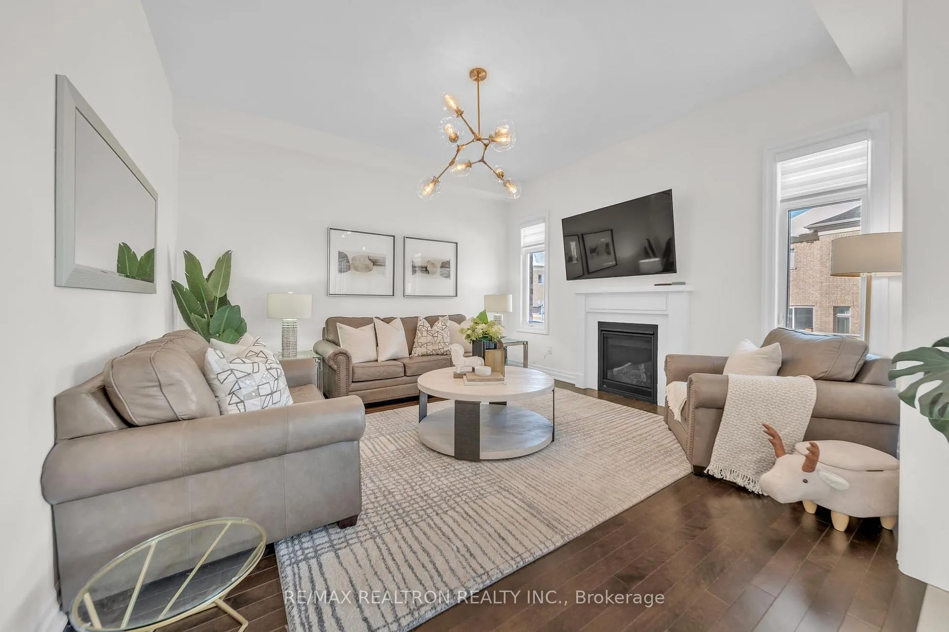 Photo 16 of 11 Botelho Circle, Aurora, Bayview Southeast — HOMEH
