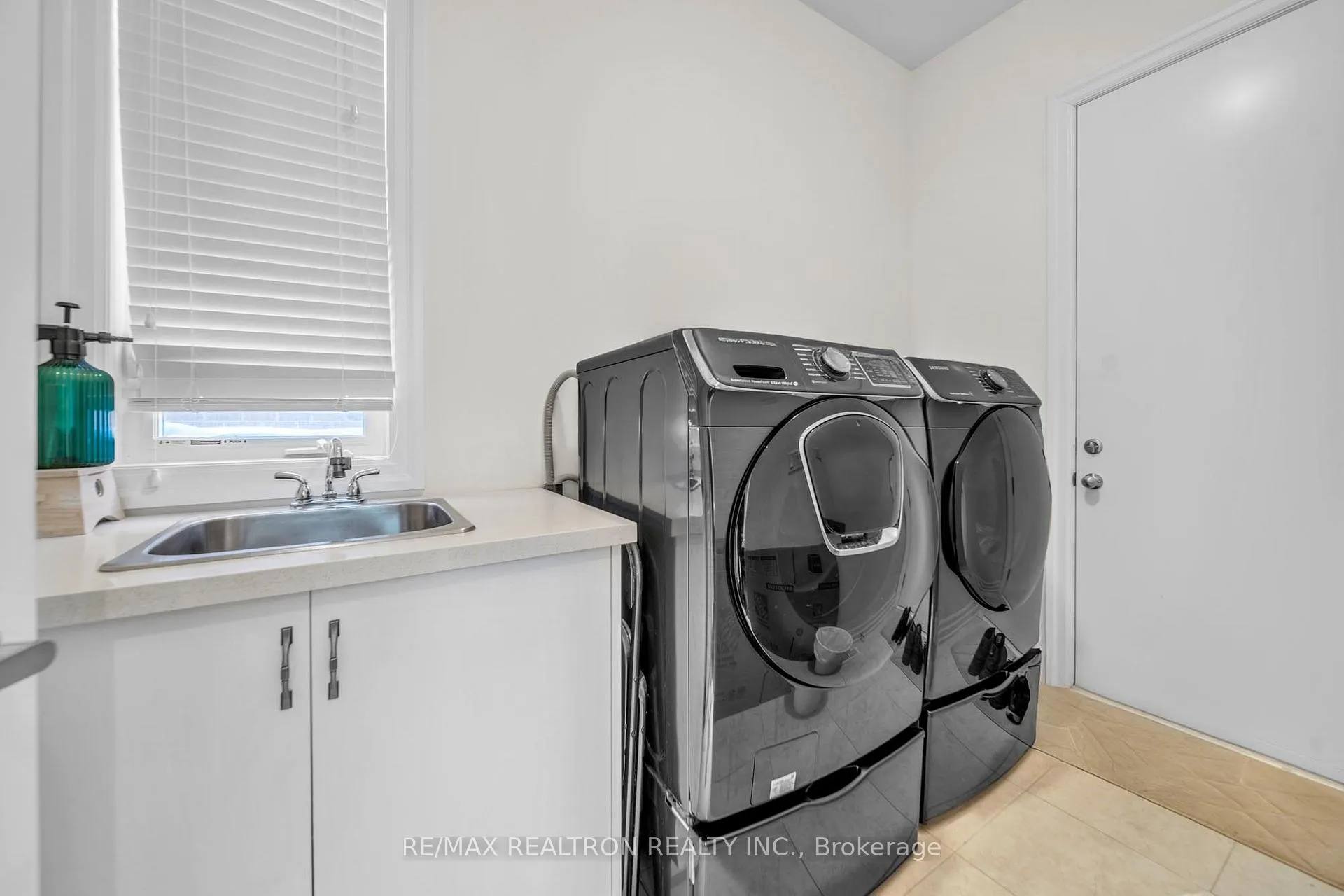 Photo 20 of 11 Botelho Circle, Aurora, Bayview Southeast — HOMEH