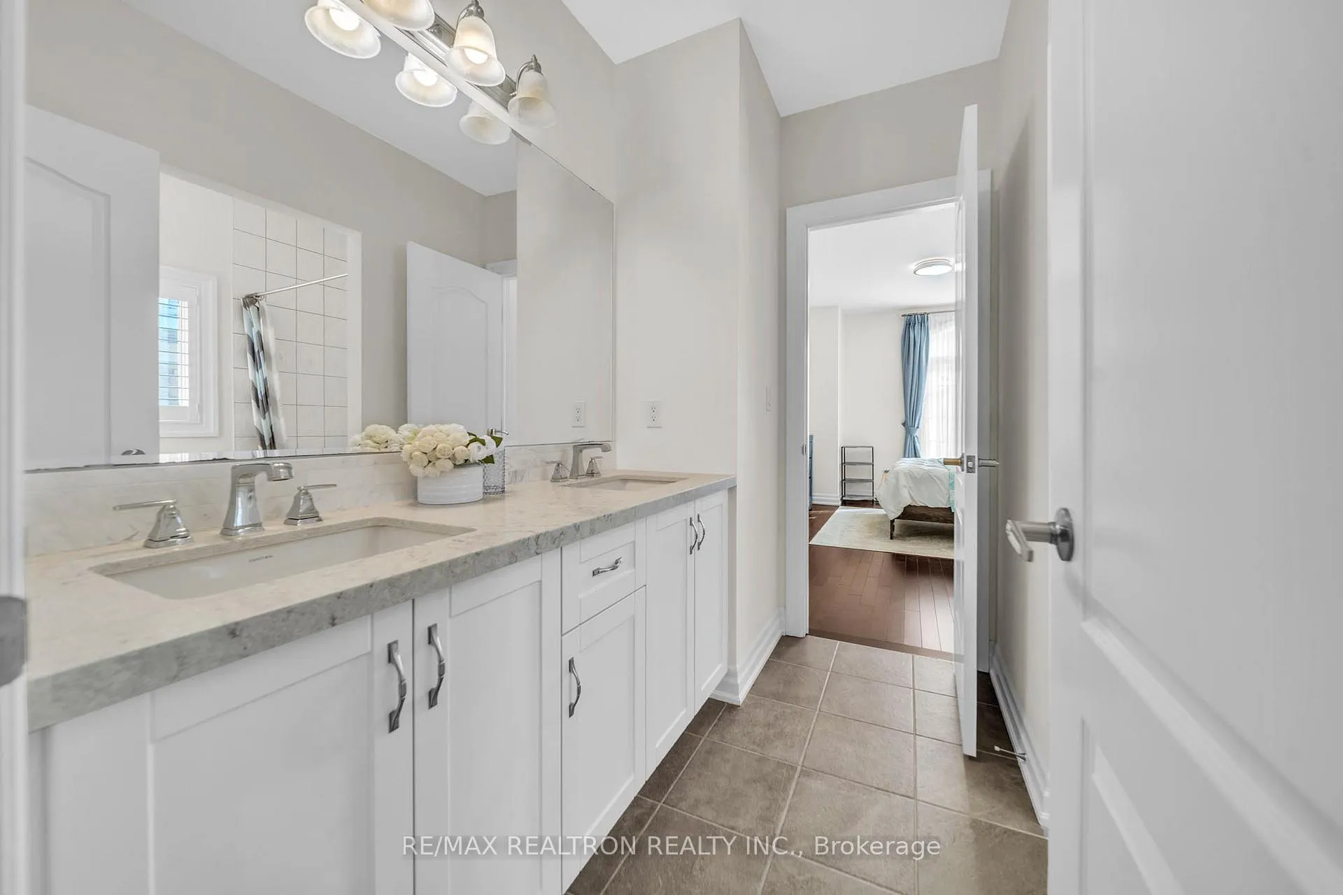 Photo 32 of 11 Botelho Circle, Aurora, Bayview Southeast — HOMEH