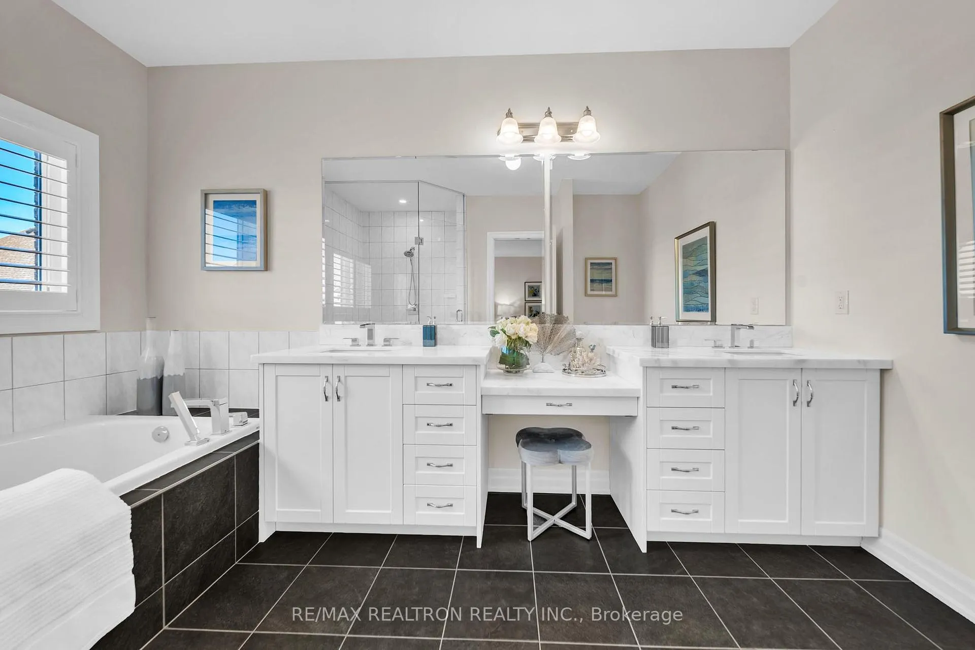 Photo 37 of 11 Botelho Circle, Aurora, Bayview Southeast — HOMEH