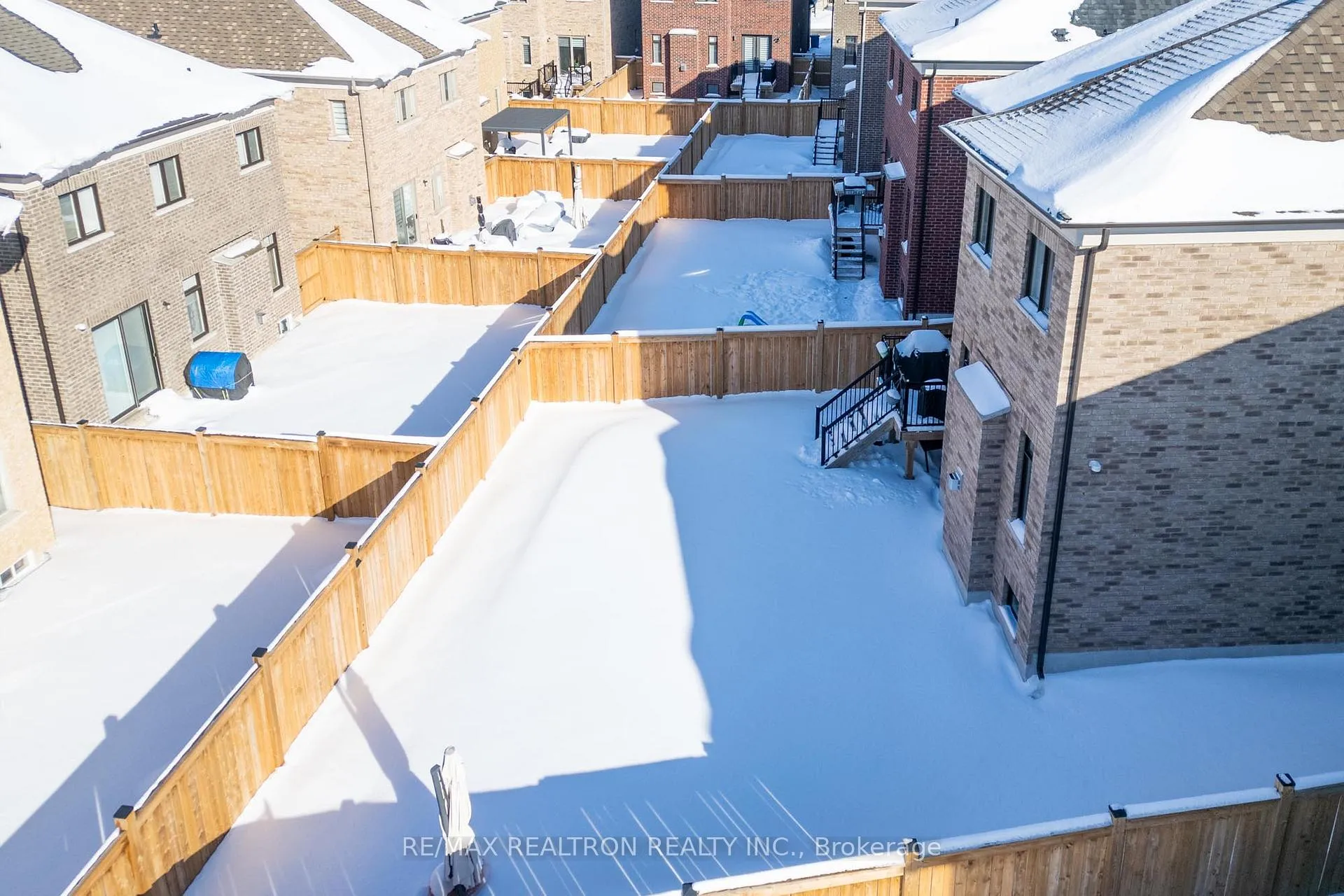 Photo 45 of 11 Botelho Circle, Aurora, Bayview Southeast — HOMEH