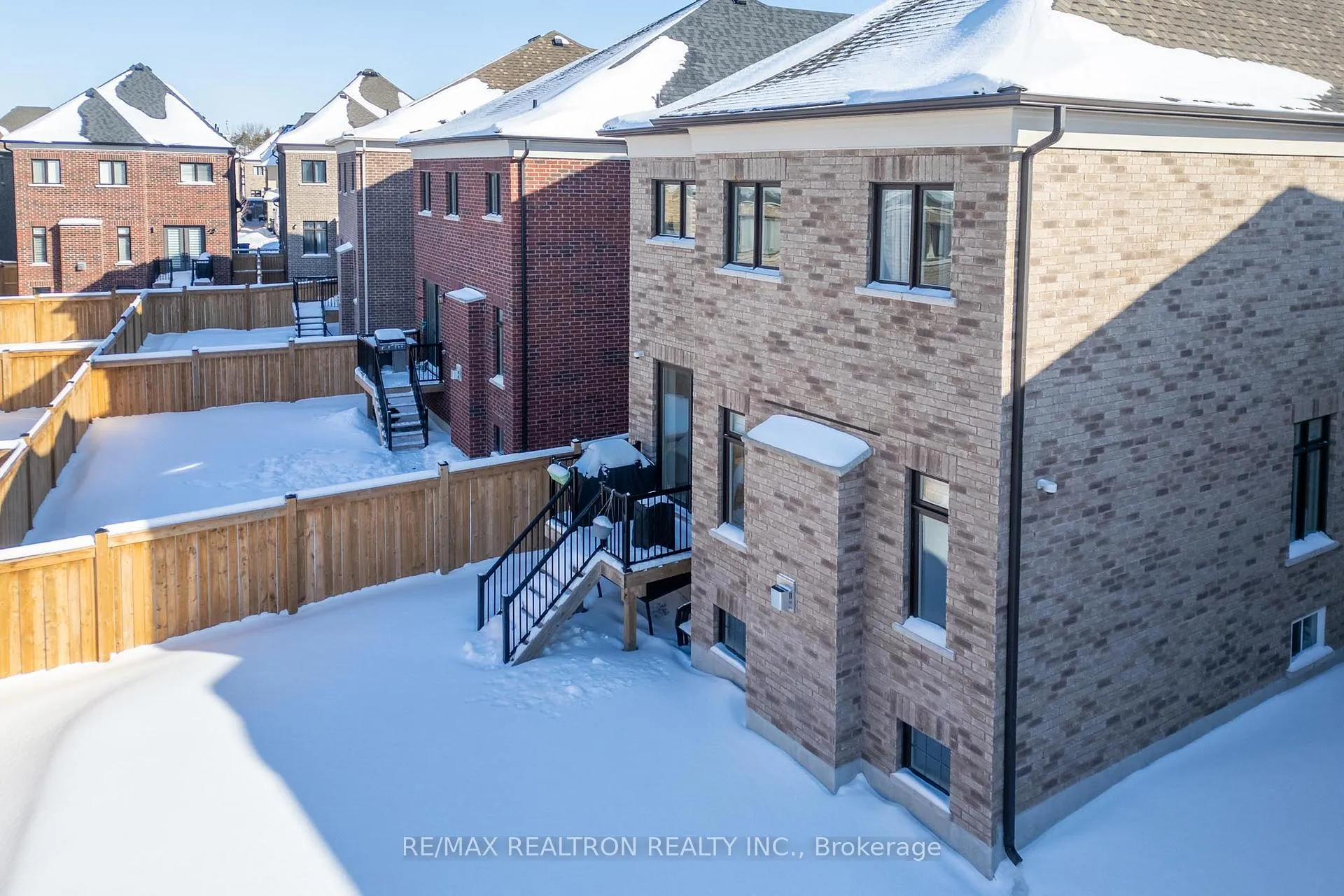Photo 46 of 11 Botelho Circle, Aurora, Bayview Southeast — HOMEH