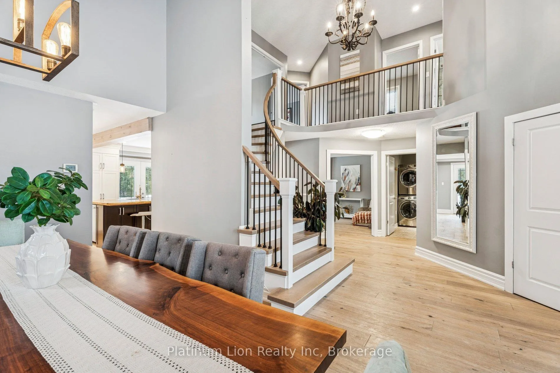 Photo 7 of 27 Surrey Drive, Hamilton, Meadowlands — HOMEH