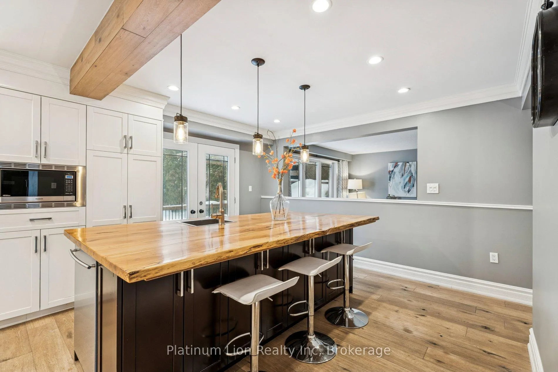 Photo 9 of 27 Surrey Drive, Hamilton, Meadowlands — HOMEH