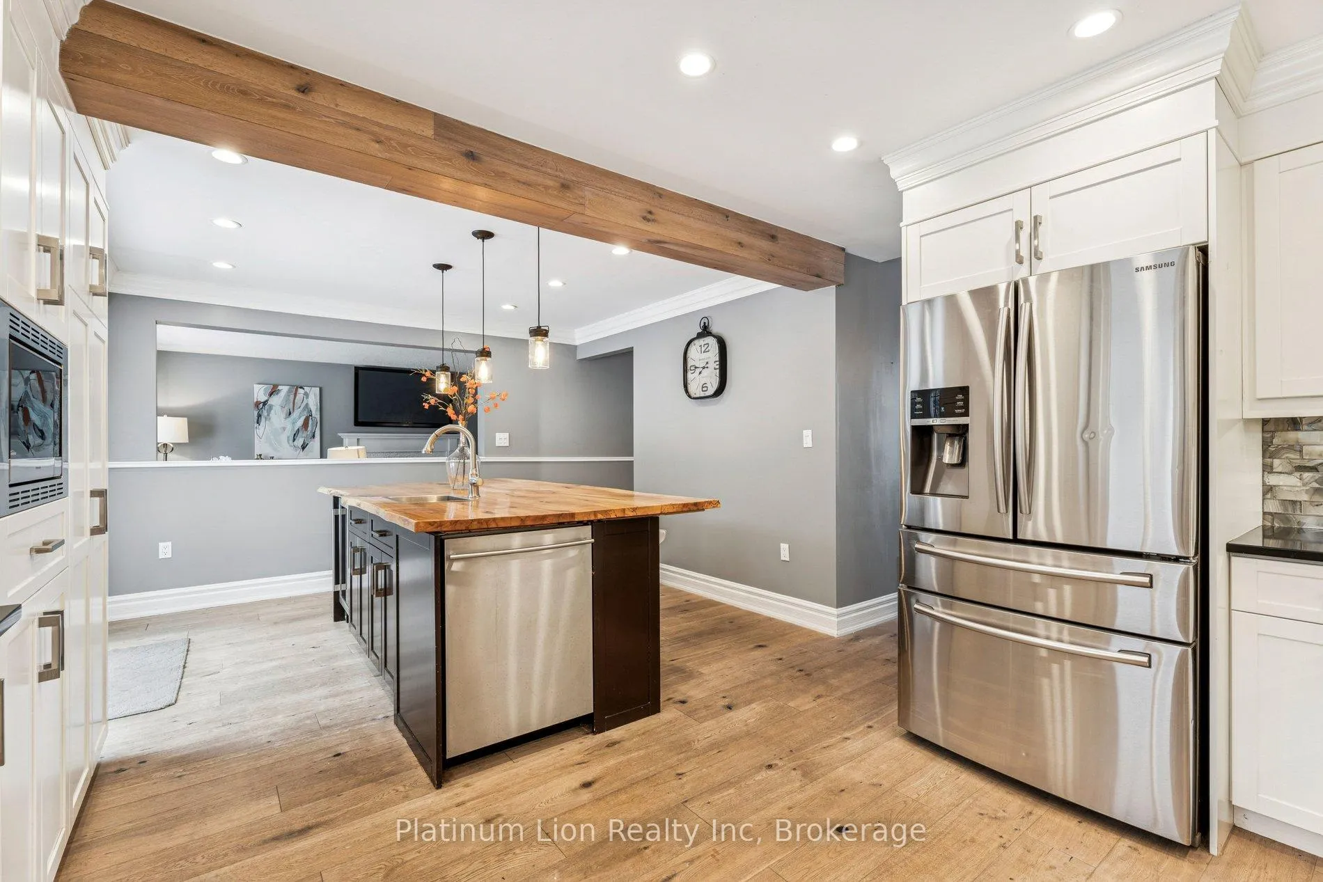 Photo 15 of 27 Surrey Drive, Hamilton, Meadowlands — HOMEH