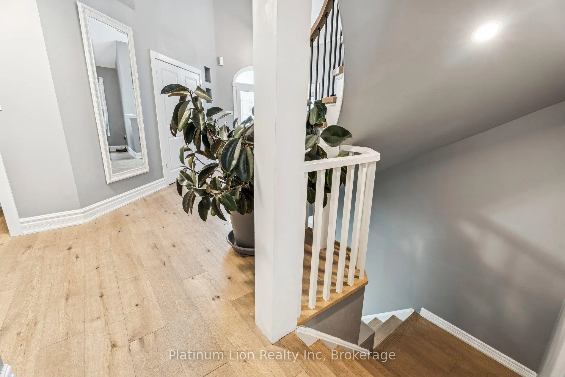 Photo 18 of 27 Surrey Drive, Hamilton, Meadowlands — HOMEH