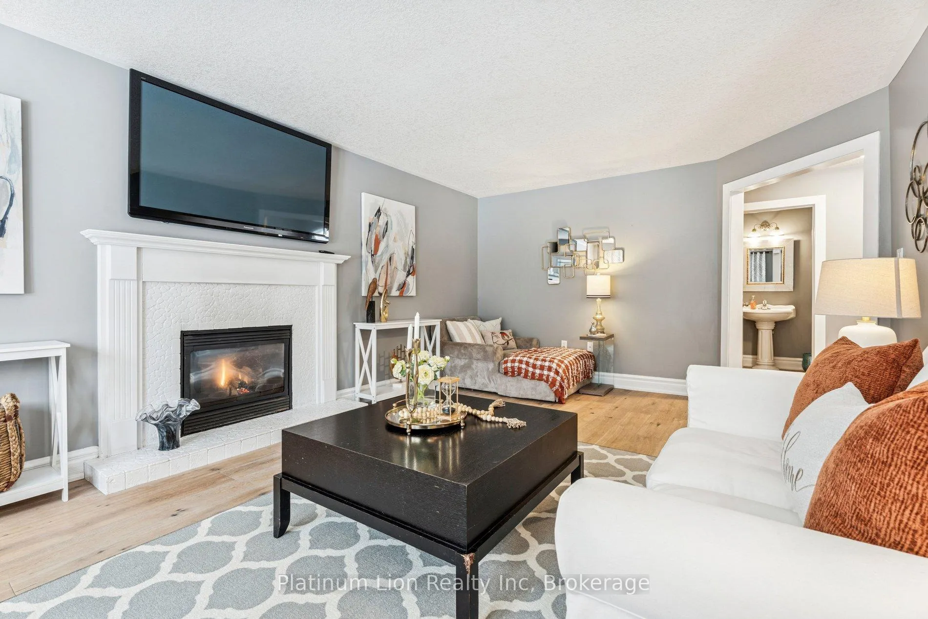 Photo 22 of 27 Surrey Drive, Hamilton, Meadowlands — HOMEH
