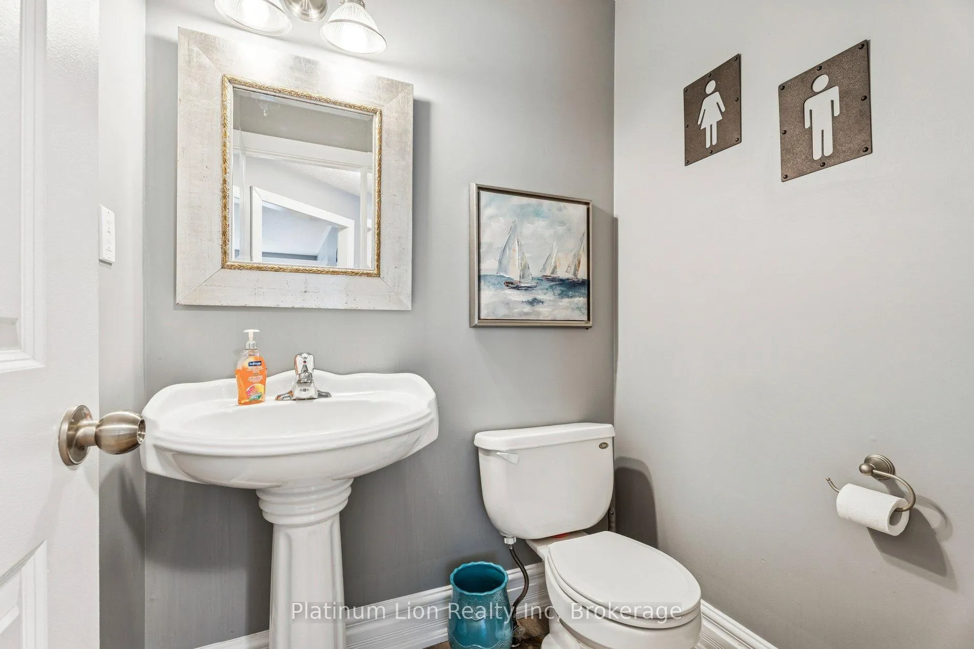 Photo 24 of 27 Surrey Drive, Hamilton, Meadowlands — HOMEH