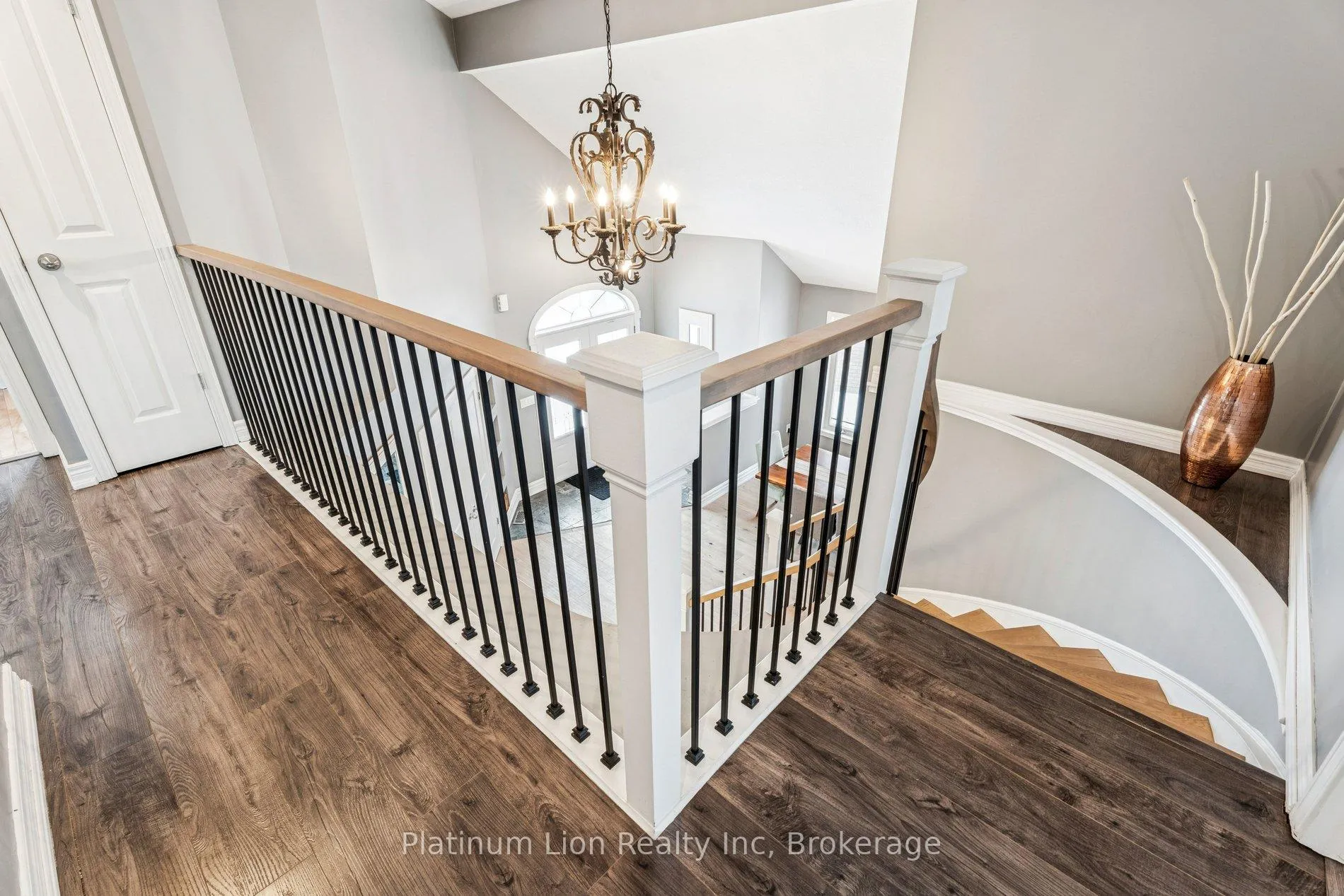 Photo 25 of 27 Surrey Drive, Hamilton, Meadowlands — HOMEH