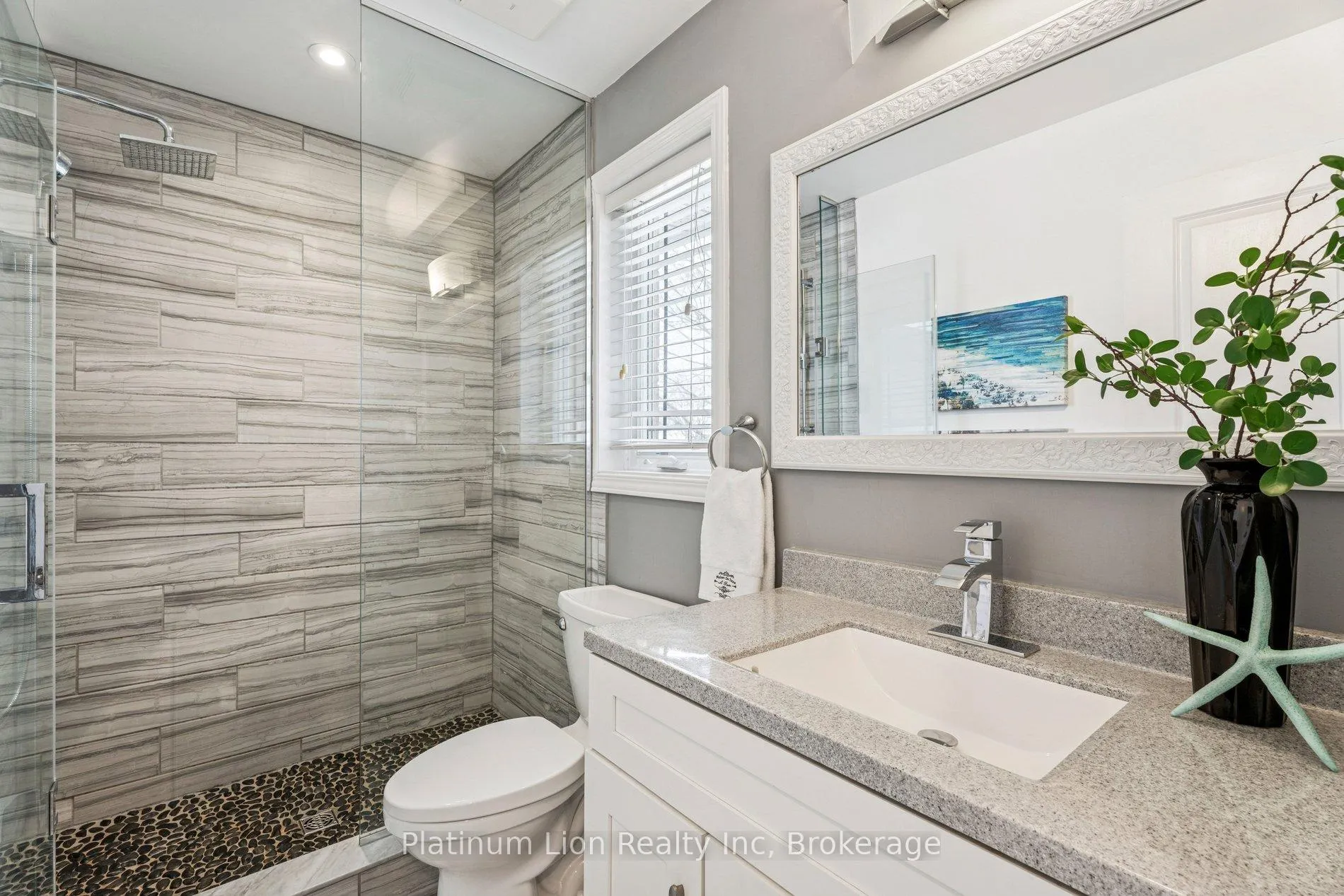Photo 31 of 27 Surrey Drive, Hamilton, Meadowlands — HOMEH