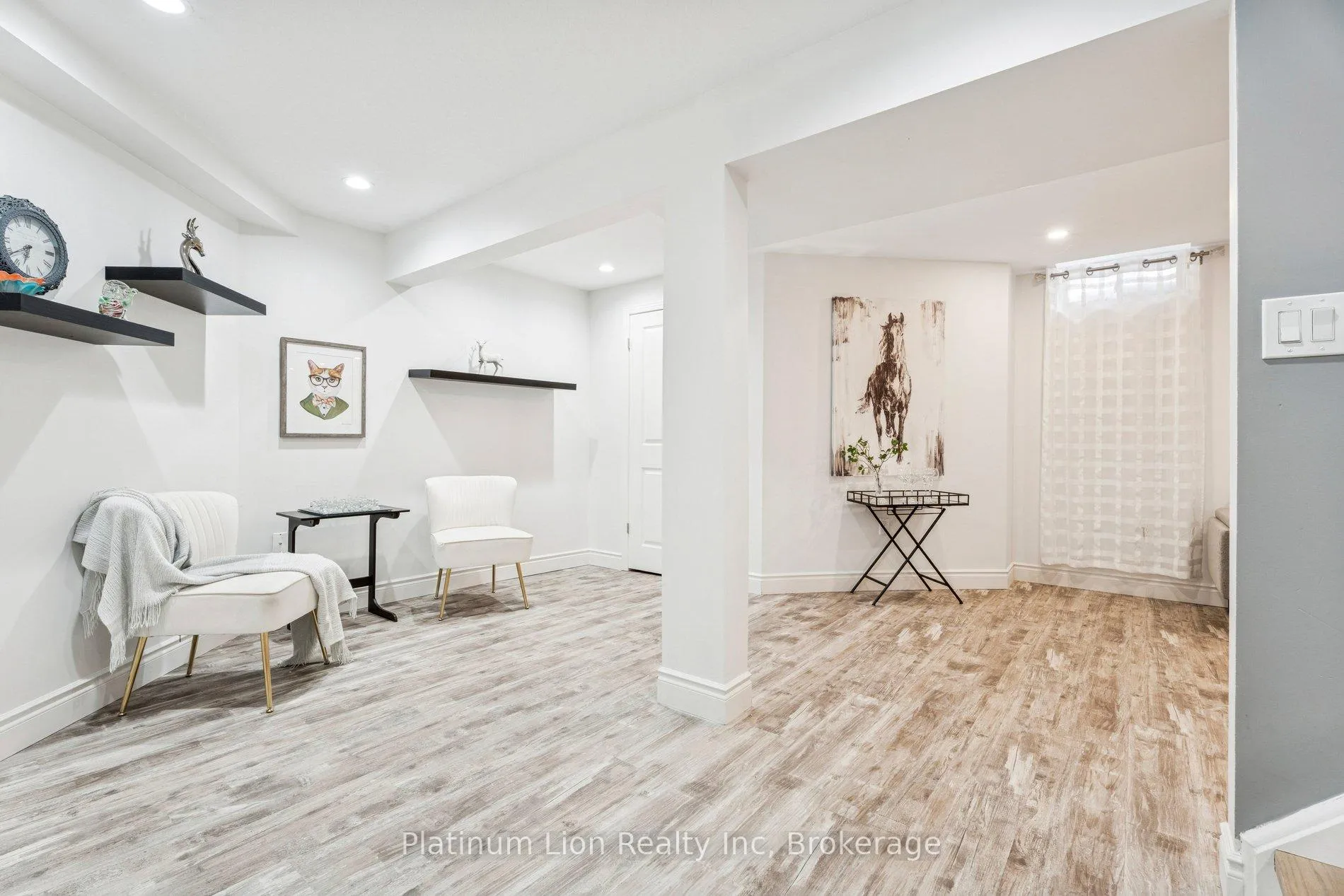 Photo 33 of 27 Surrey Drive, Hamilton, Meadowlands — HOMEH