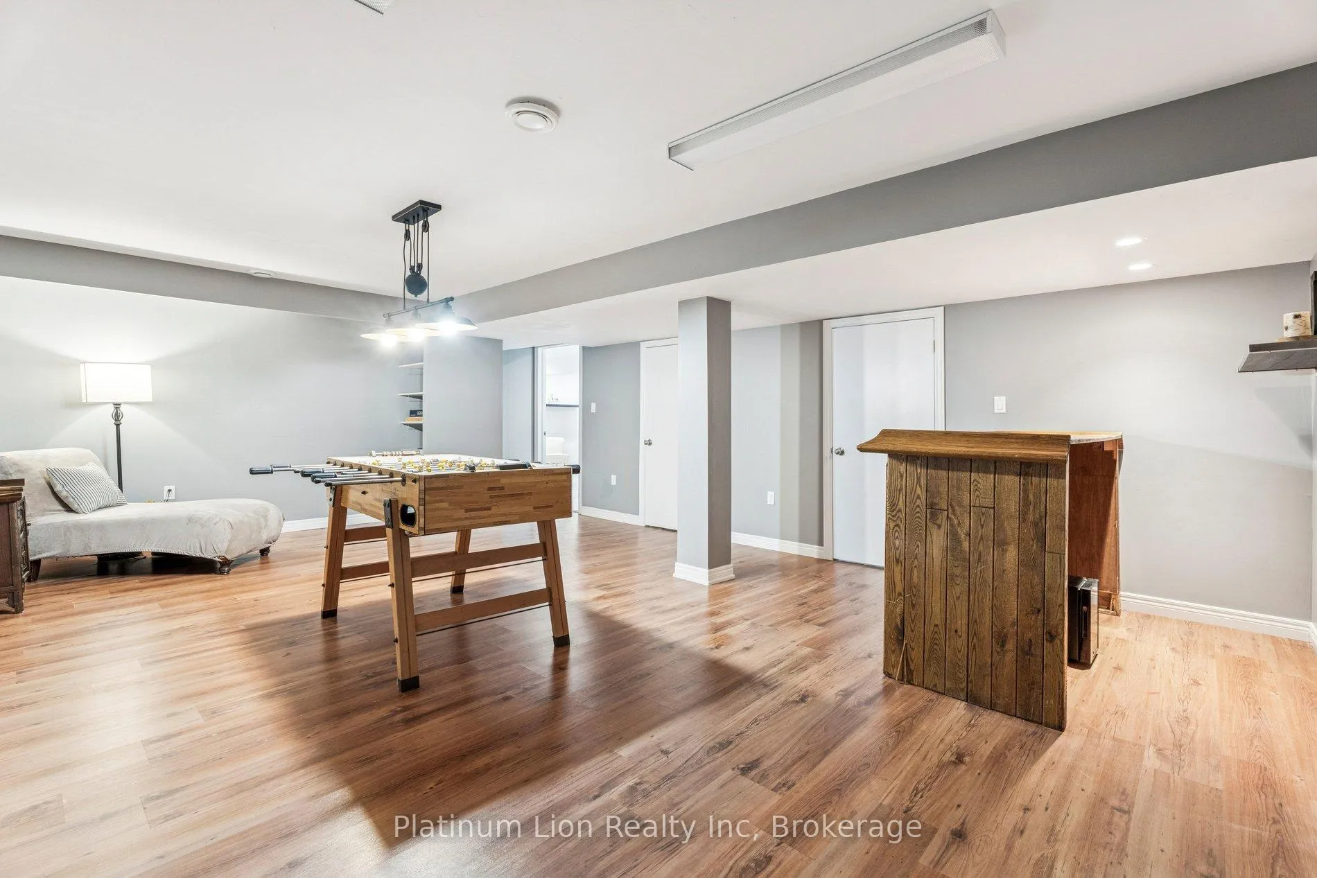Photo 36 of 27 Surrey Drive, Hamilton, Meadowlands — HOMEH