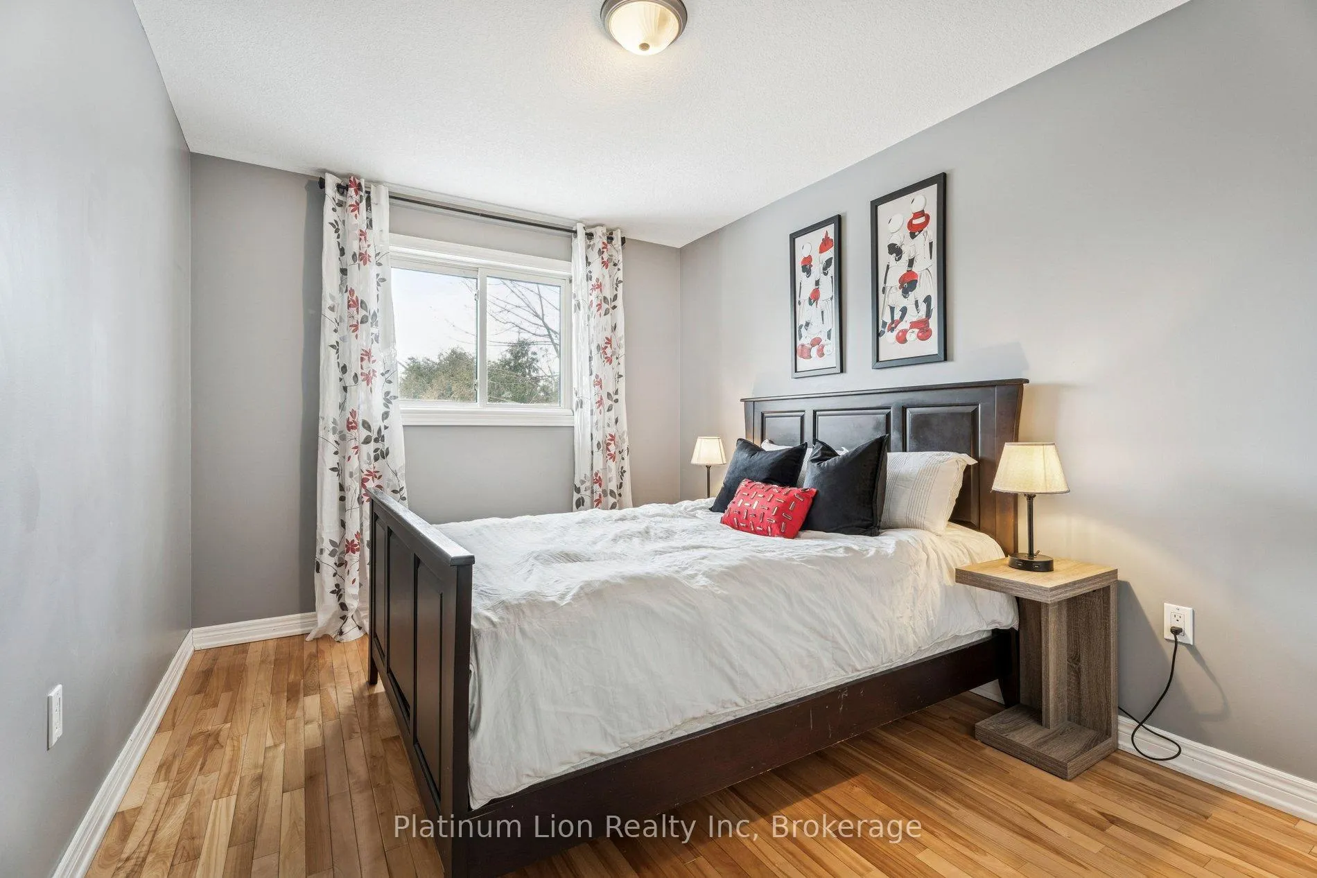 Photo 37 of 27 Surrey Drive, Hamilton, Meadowlands — HOMEH