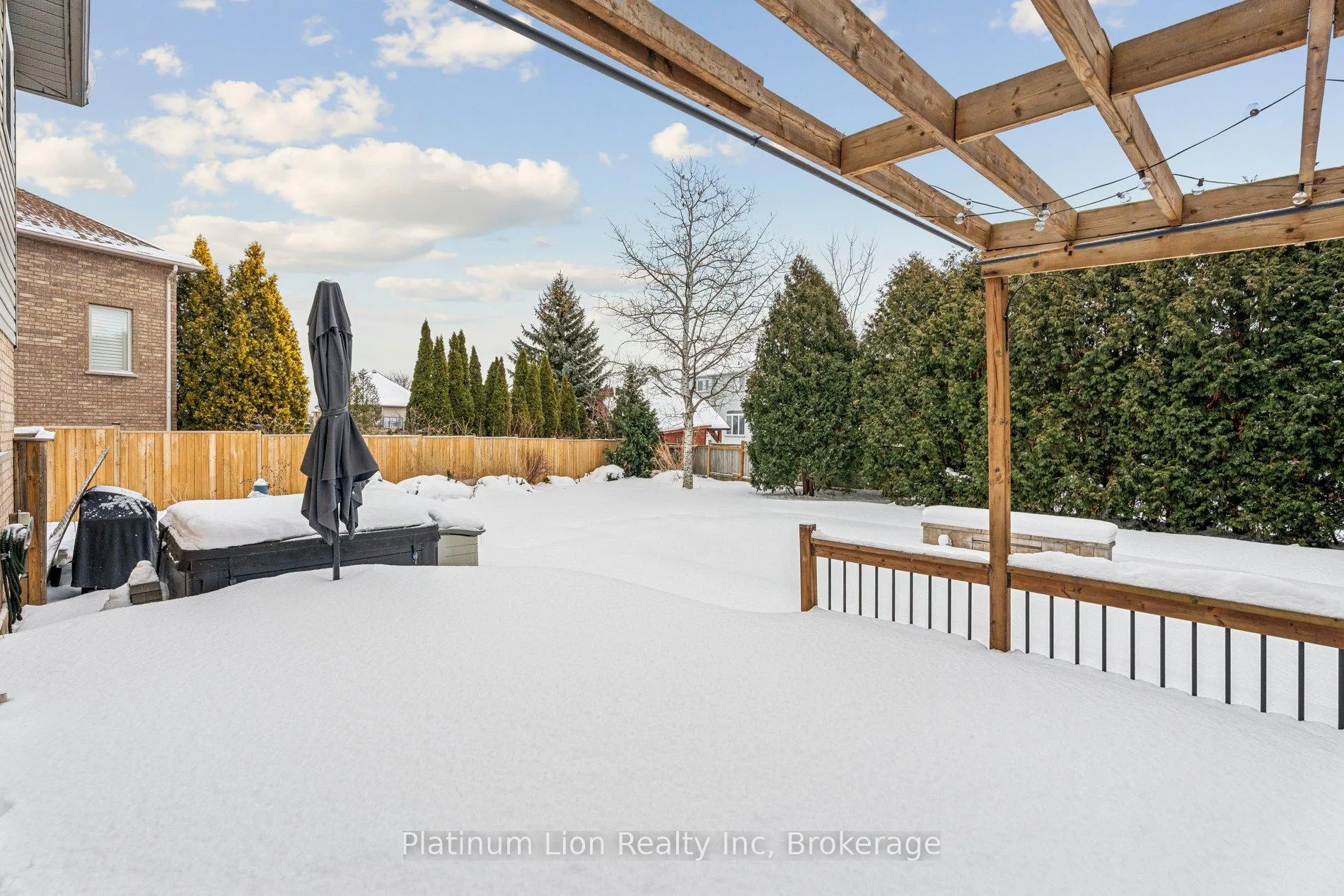 Photo 40 of 27 Surrey Drive, Hamilton, Meadowlands — HOMEH
