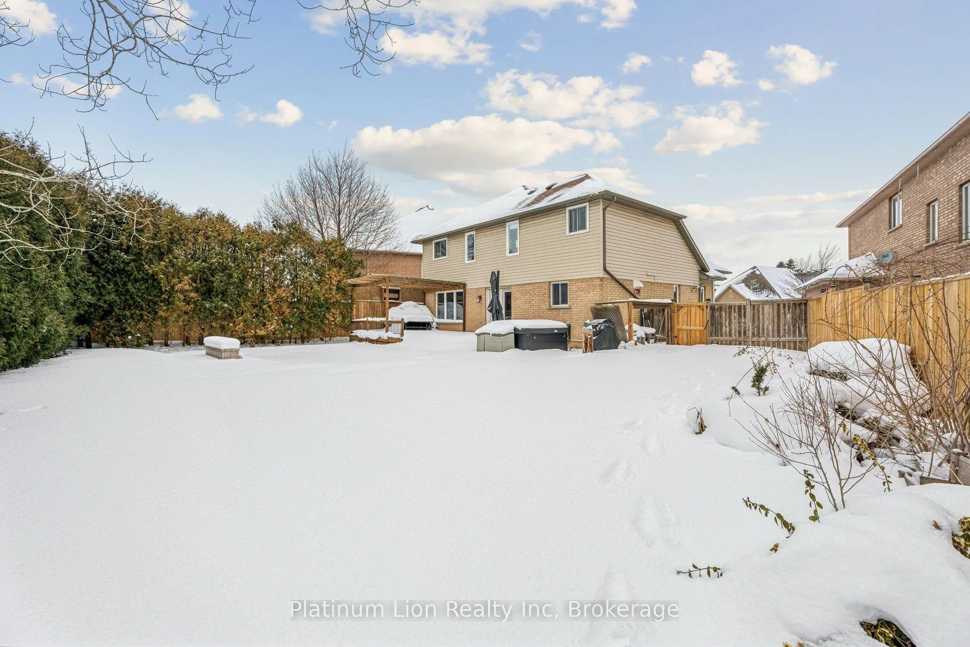 Photo 42 of 27 Surrey Drive, Hamilton, Meadowlands — HOMEH