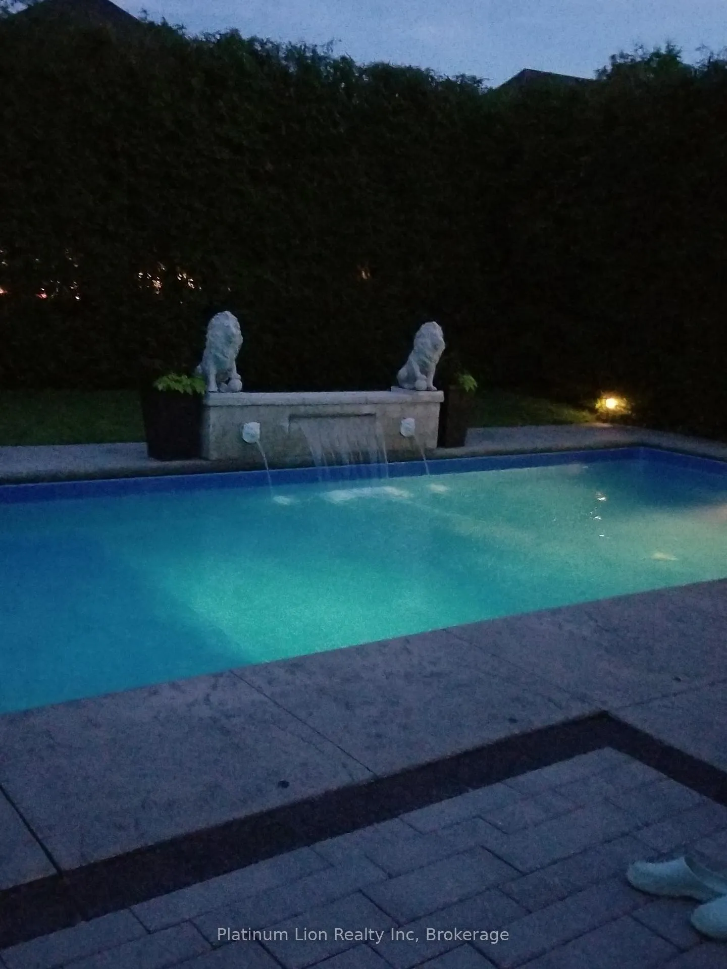 Photo 49 of 27 Surrey Drive, Hamilton, Meadowlands — HOMEH