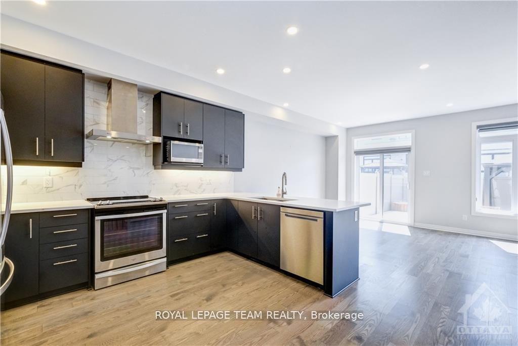 Photo 13 of 282 Avro Circle, Ottawa, CFB Rockcliffe and Area — HOMEH