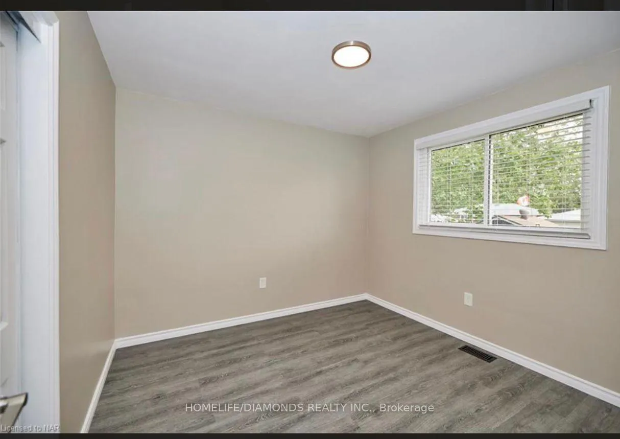Photo 5 of Unit UPPER, 6508 Caledonia Street, Niagara Falls, Arad/Fallsview — HOMEH