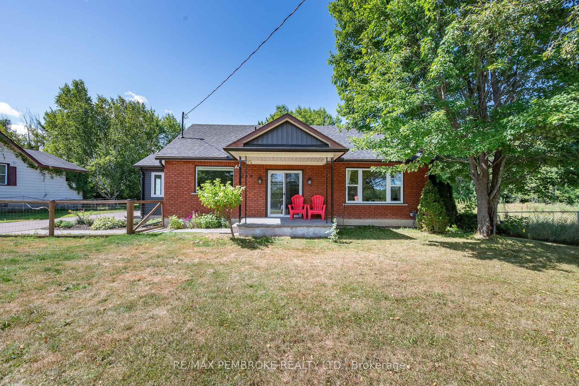 Front of 214 Golf Course Road