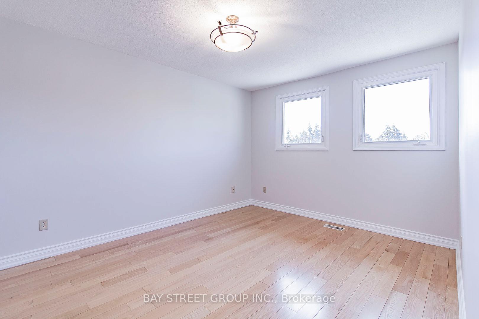 Photo 8 of 300 Fincham Avenue, Markham, Markham Village — HOMEH
