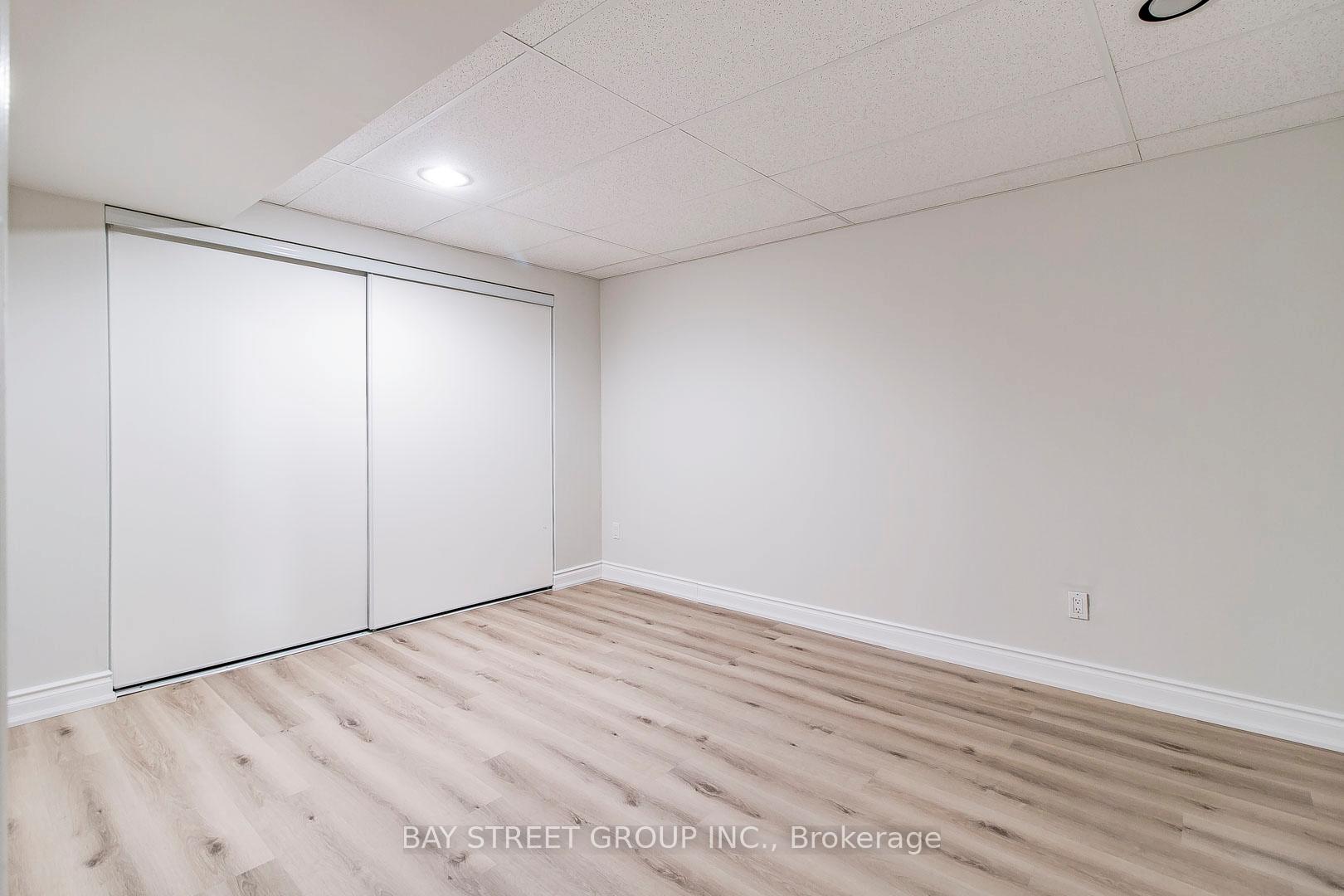 Photo 13 of 300 Fincham Avenue, Markham, Markham Village — HOMEH