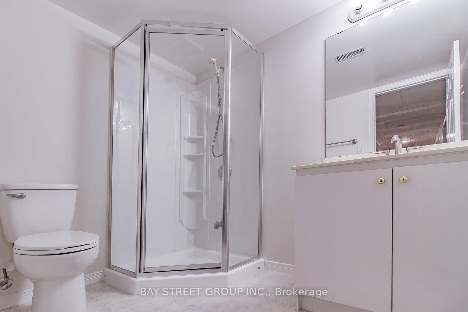 Photo 16 of 300 Fincham Avenue, Markham, Markham Village — HOMEH