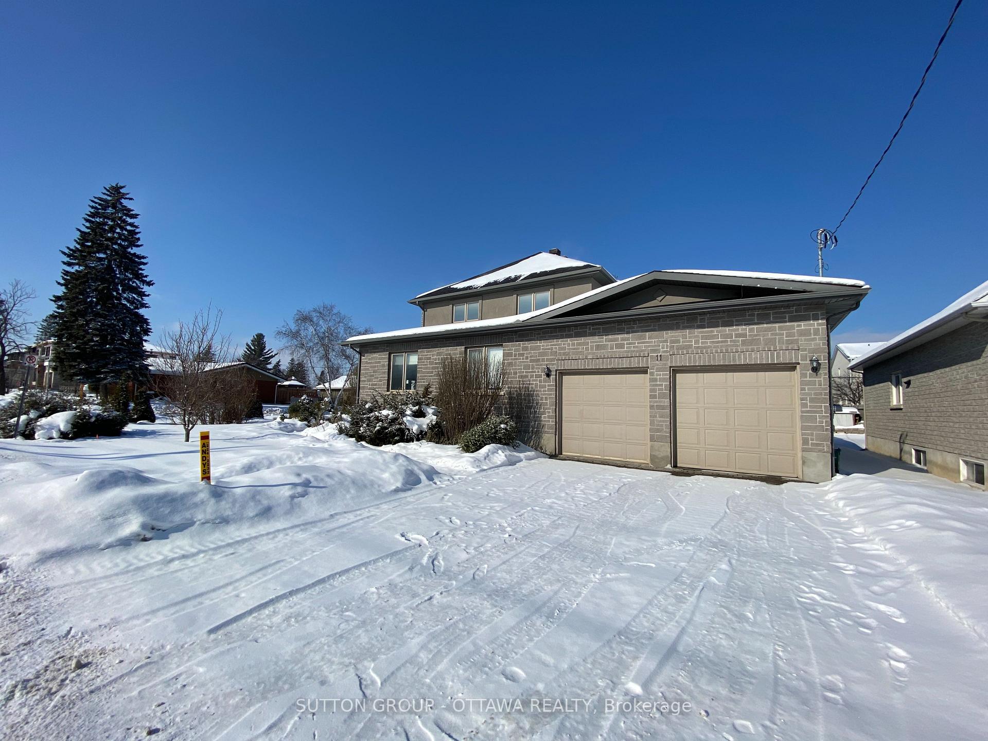 Photo 3 of 40 St. Helen's Place, Ottawa, Meadowlands/St. Claire Gardens — HOMEH