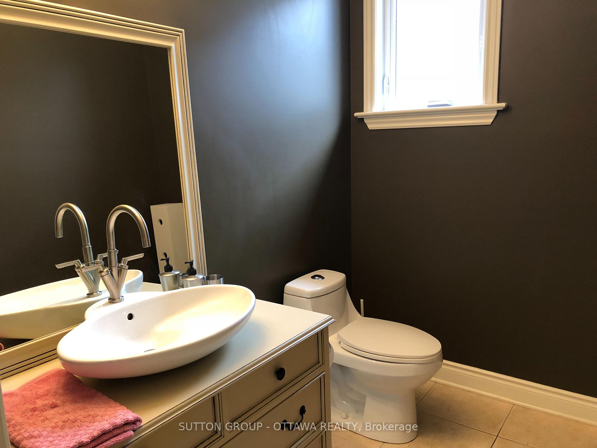 Photo 11 of 40 St. Helen's Place, Ottawa, Meadowlands/St. Claire Gardens — HOMEH