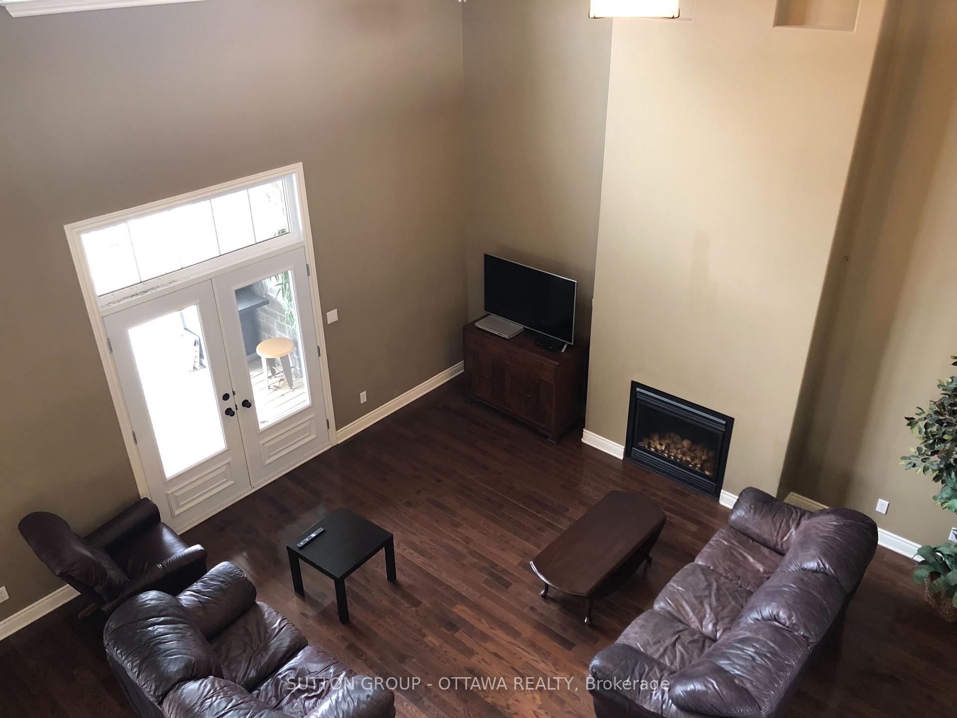 Photo 13 of 40 St. Helen's Place, Ottawa, Meadowlands/St. Claire Gardens — HOMEH